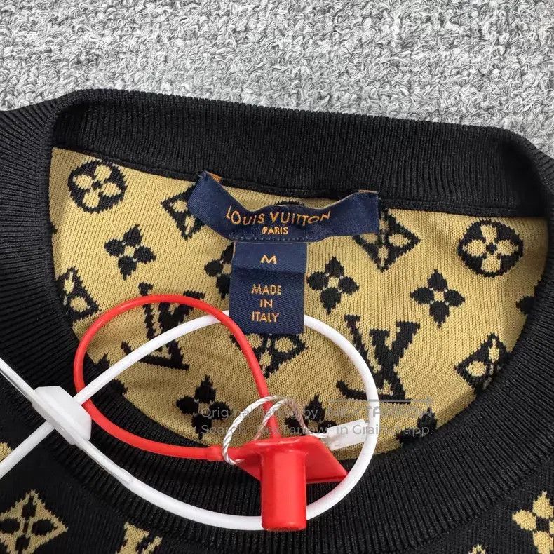 Louis Vuitton Louis Vuitton Full-printed Logo cuff leather label knittin Size US M / EU 48-50 / 2 - 5 Thumbnail