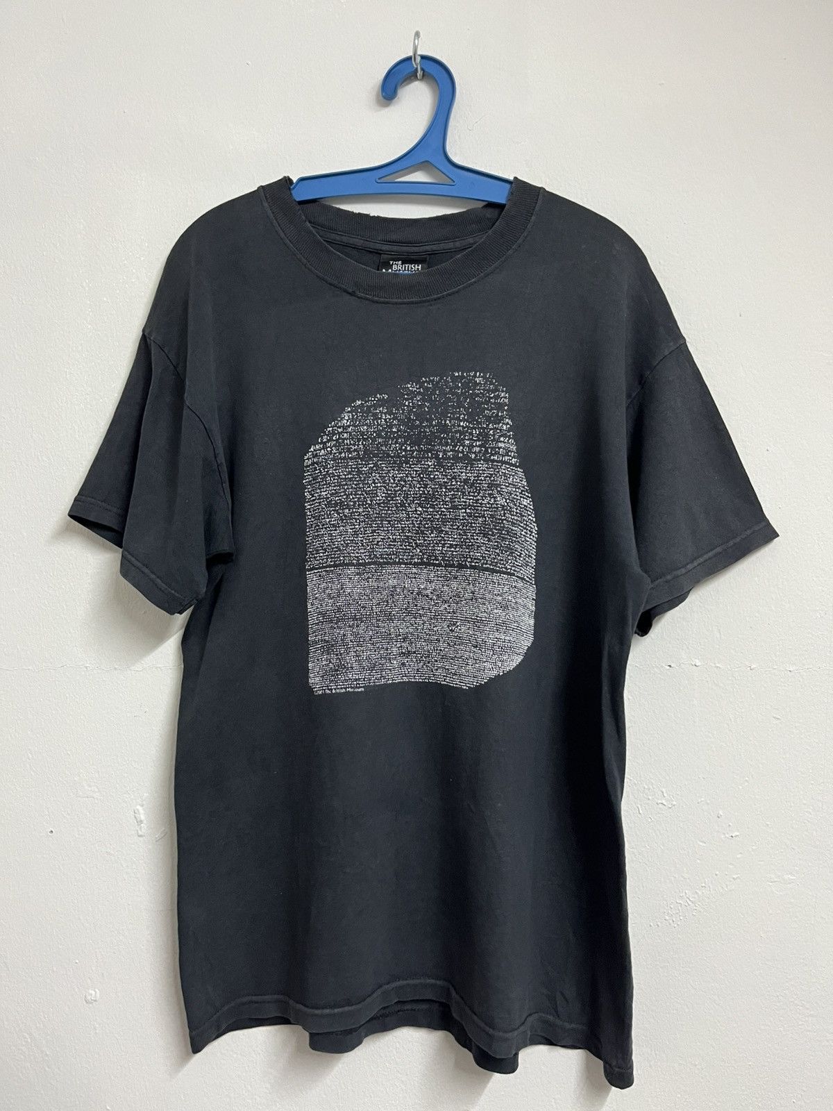 Museum of Peace and Quiet 💥SUNFADED💥 2001 Y2K The British Museum Tee Size US M / EU 48-50 / 2 - 1 Thumbnail