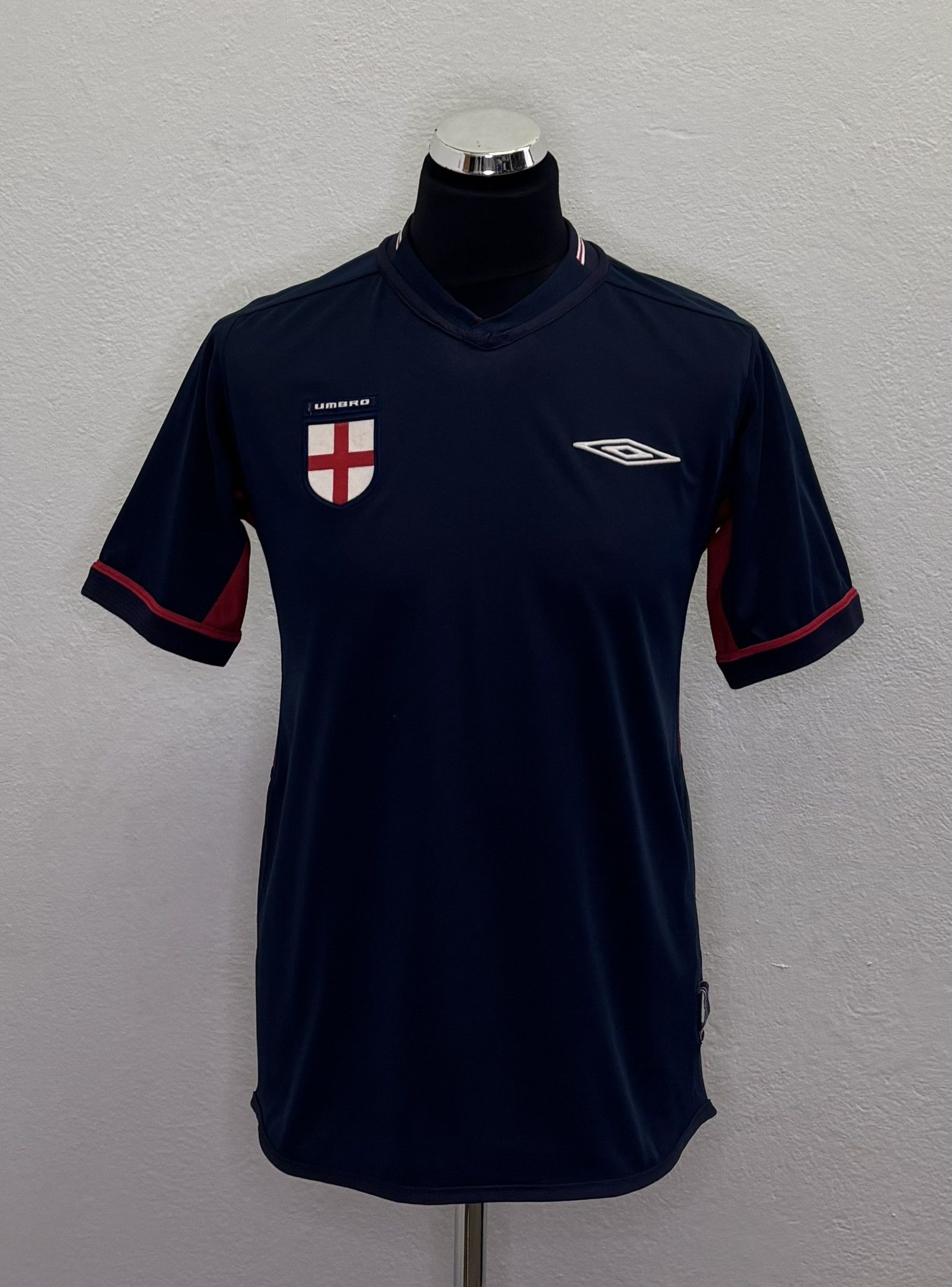 Umbro England 2002 Umbro Football Jersey Size S Size US S / EU 44-46 / 1 - 1 Thumbnail