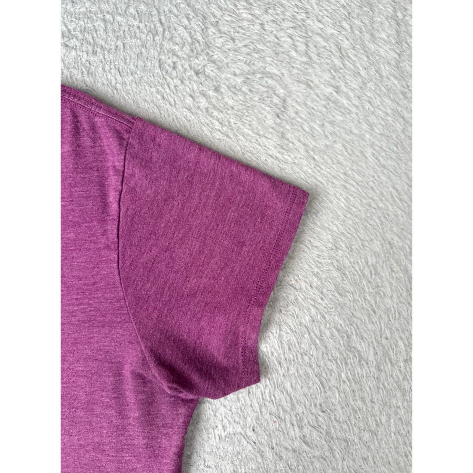 The North Face VINTAGE The North Face Shirt Women L Purple V-Neck Short Sleeve Slim Tee Ladies Large Purple - Outdoor Everyday Men/Women? Size L / US 10 / IT 46 - 2 Thumbnail