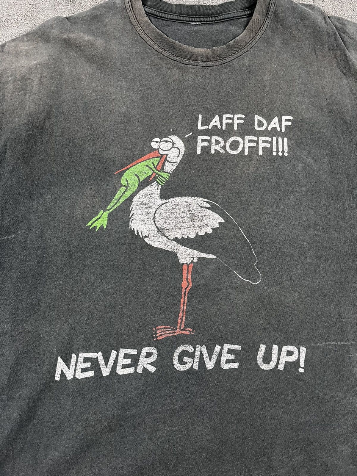 Band Tees Vintage Y2K Humor "Never Give Up" t shirt big logo size XL Size US XL / EU 56 / 4 - 4 Thumbnail