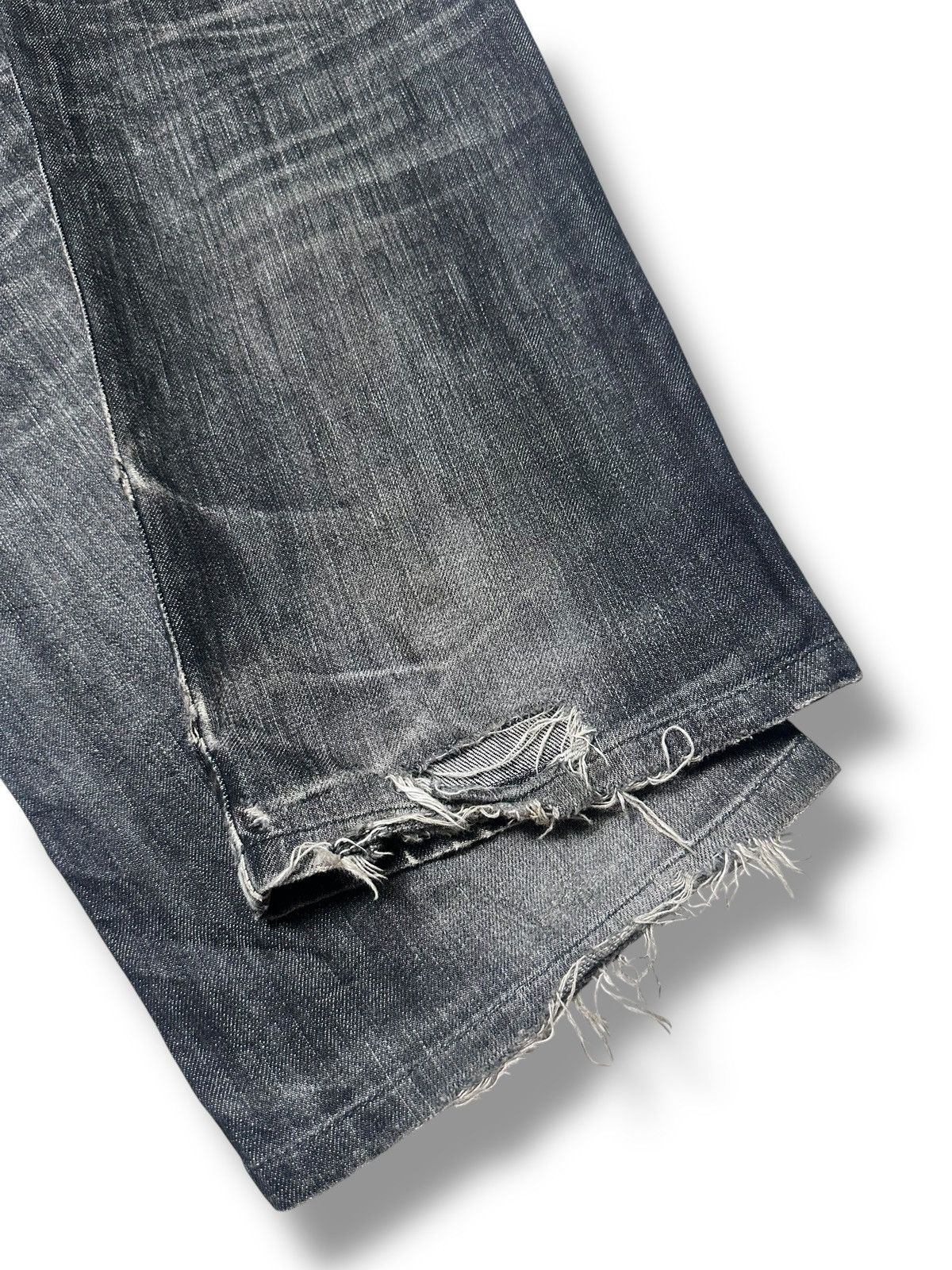 Uniqlo Uniqlo Vintage Distressed Baggy Loose Style Striked & Faded Size US 32 / EU 48 - 13 Thumbnail