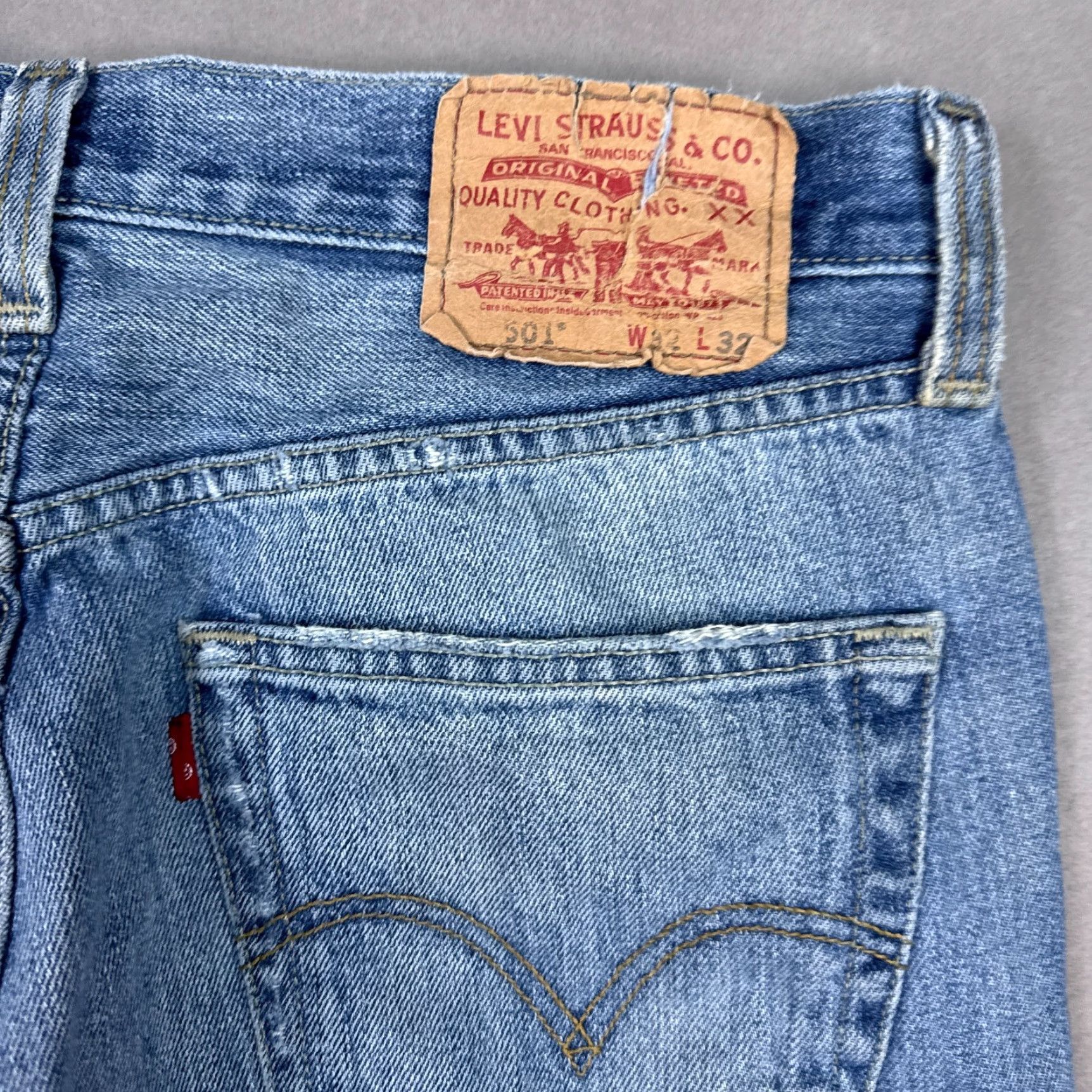Levi's Levi's 501 Jeans Mens 32x32 Blue Thrashed Destroyed Button Fly Work Denim Straight 5-Pocket Classic Regular Waist 32in Inseam Jeans Mens Blue Size US 32 / EU 48 - 6 Thumbnail