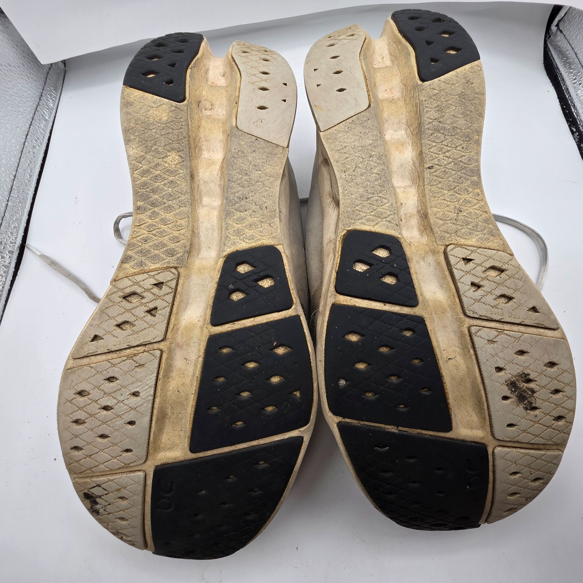 On On Cloudsurfer 2 Mens Size 11 White Athletic Shoes Lightweig Size US 11 / EU 44 - 8 Thumbnail