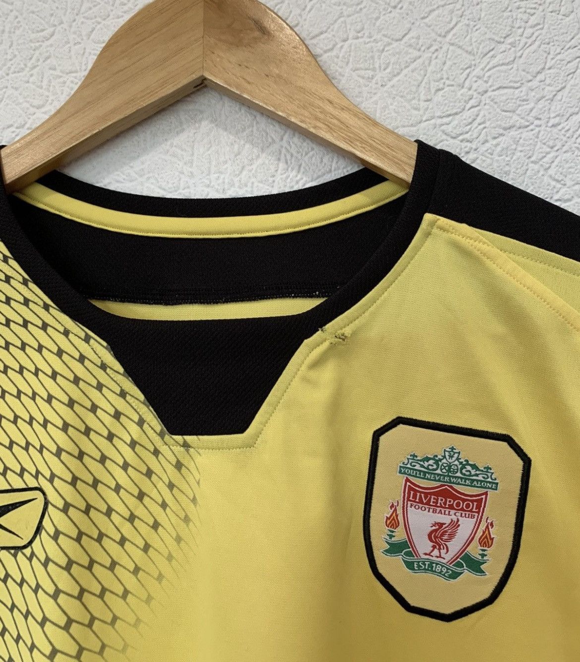 Reebok LIVERPOOL REEBOK 2004/2005 AWAY KIT SOCCER JERSEY FOOTBALL Size US XL / EU 56 / 4 - 3 Thumbnail
