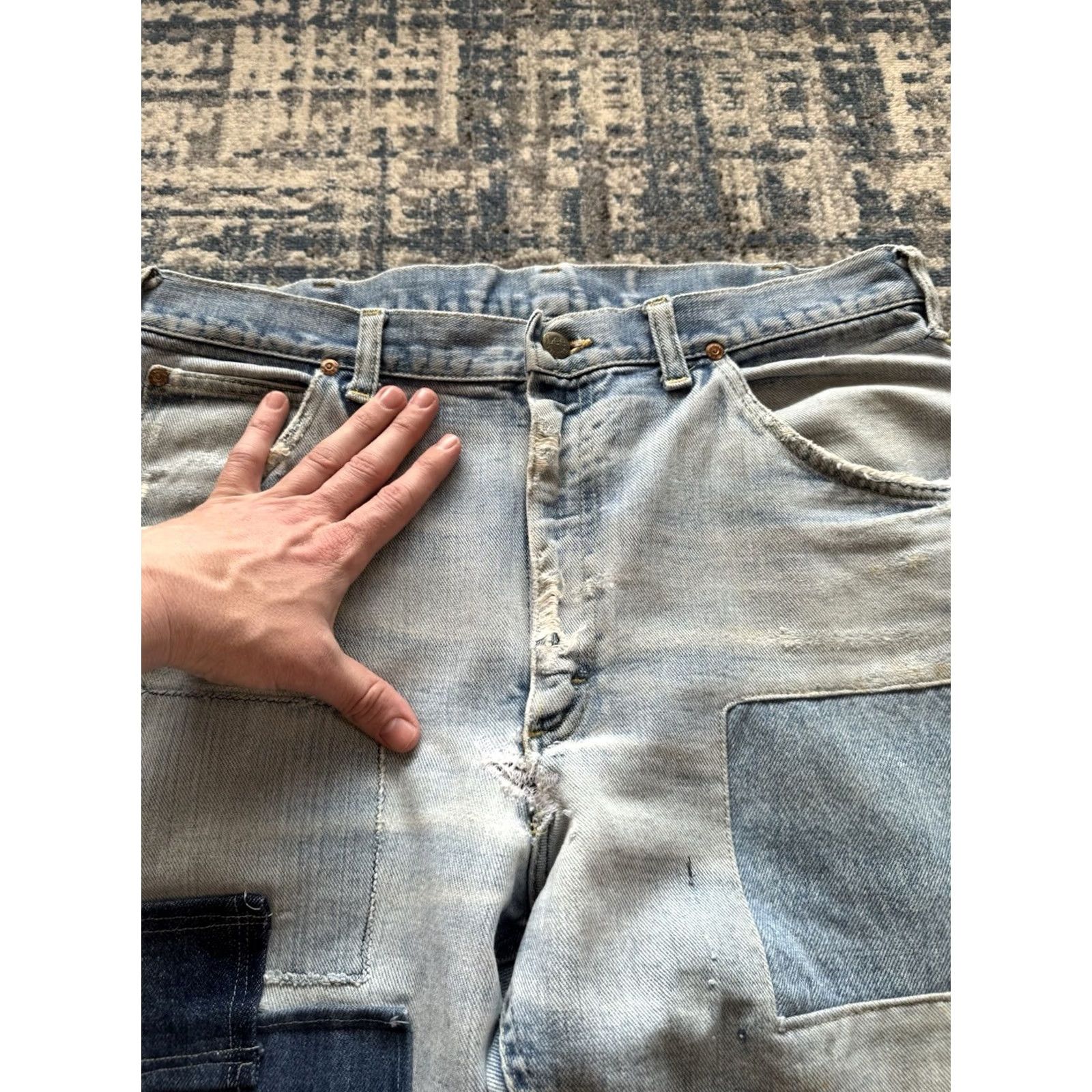 Lee VINTAGE Lee Riders Denim Jeans 70s Distressed Patchwork 33W 31L Blue Scovill Zipper Mens/Boys Jeans Size US 33 - 7 Thumbnail