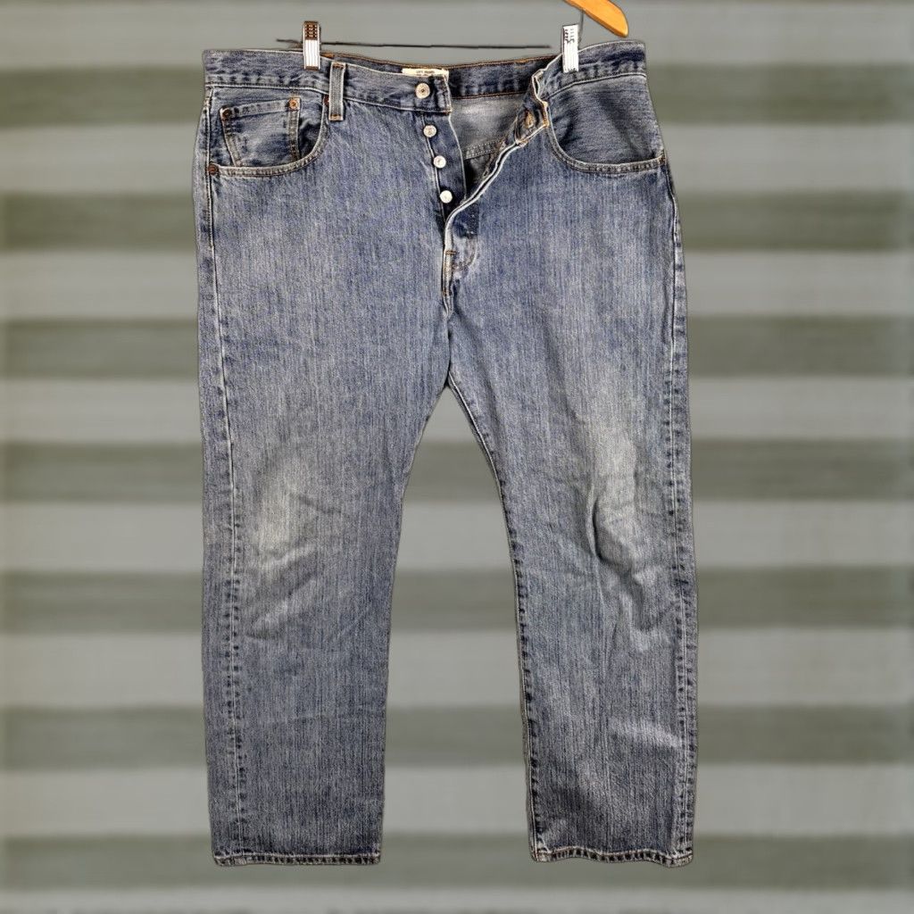 Levi's VINTAGE Levi's 501 Jeans Mens 38x30 Medium Wash Straight Leg Button Fly Y2K Blue 2000s Mens Size US 38 / EU 54 - 1 Thumbnail