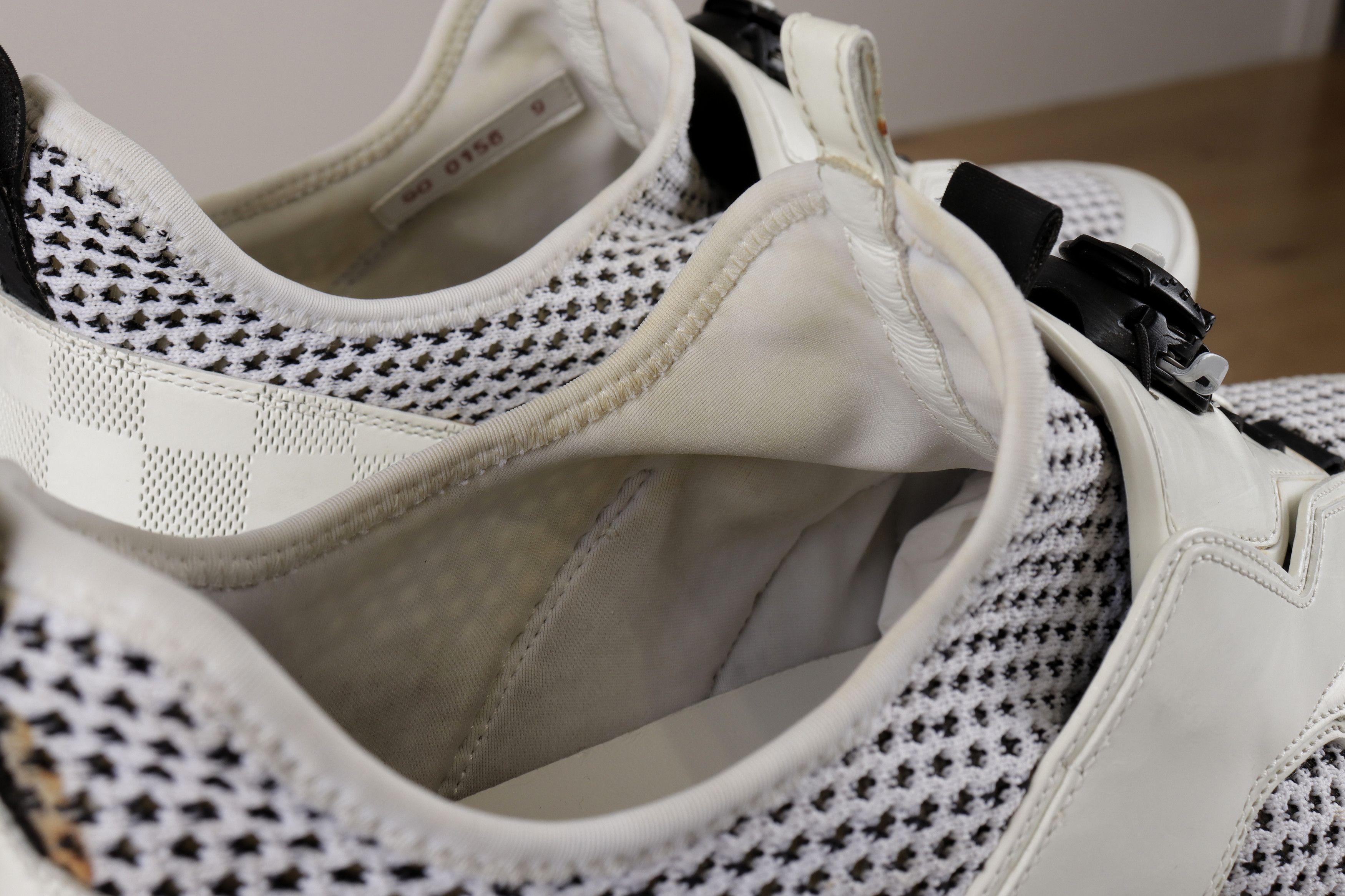 Louis Vuitton LOUIS VUITTON Mesh Leather White Black Low Sneakers Size US 10 / EU 43 - 20 Thumbnail