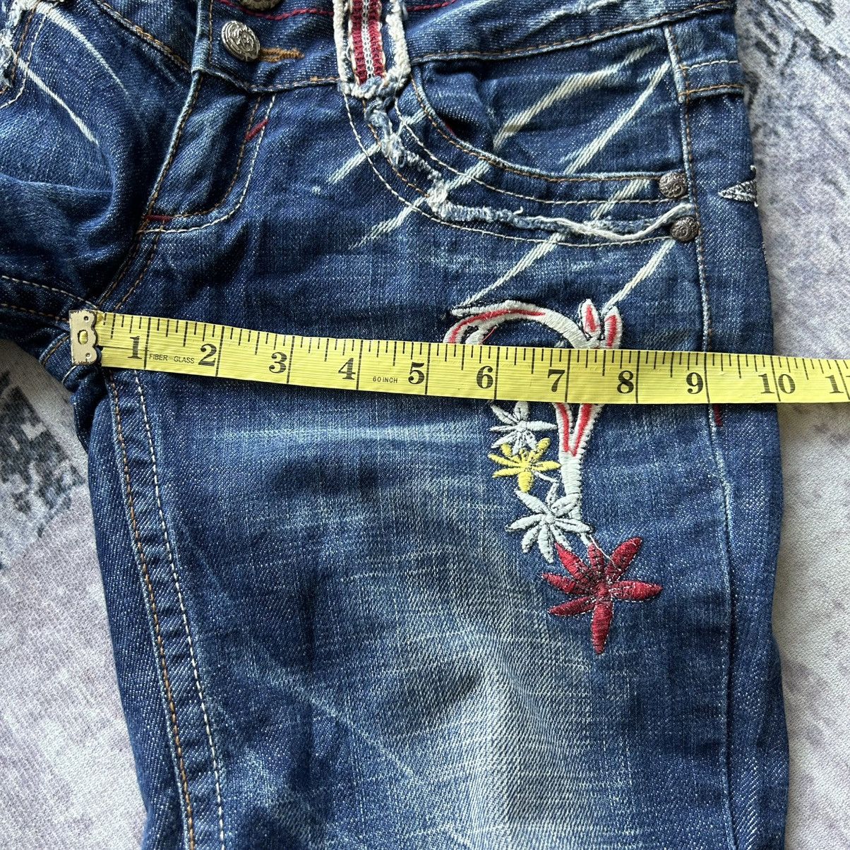 Ed Hardy Red Pepper Flower Bootcut Jeans Size 30" / US 8 / IT 44 - 17 Thumbnail