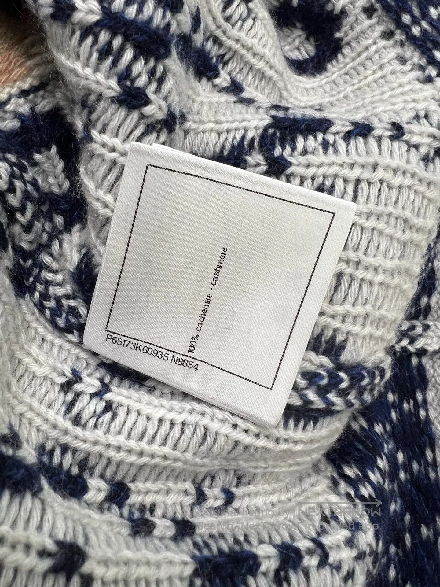 Chanel Chanel No.5 Letter Cashmere Cardigan. Size S / US 4 / IT 40 - 7 Thumbnail