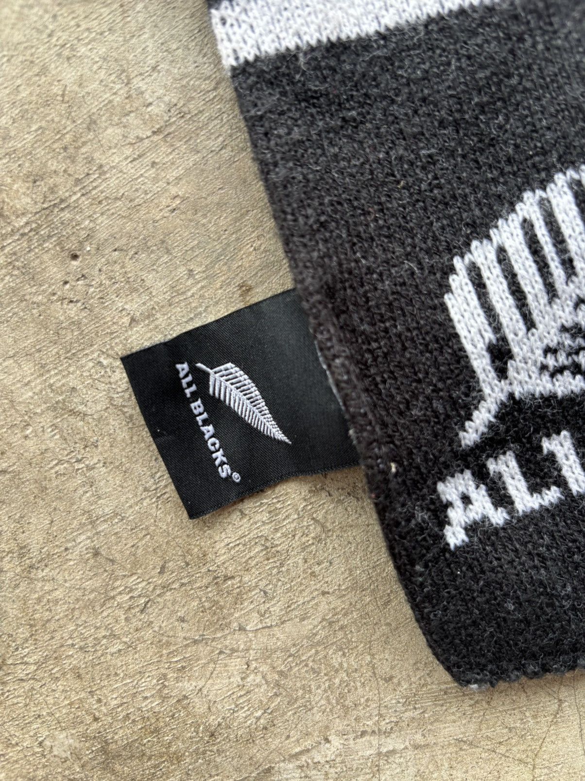 All Blacks All black jacquard scarf Size ONE SIZE - 4 Thumbnail