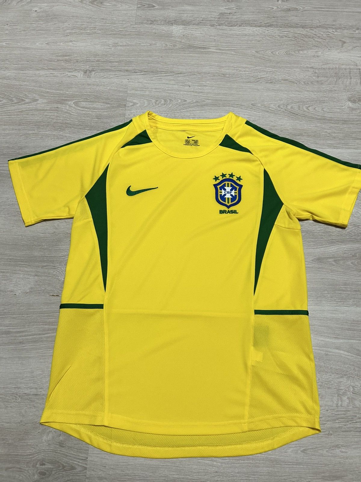 ウェア vintage uni form Brazil y2k Vintage Y2K Nike Brazil Yellow Green Soccer Jersey | Urban