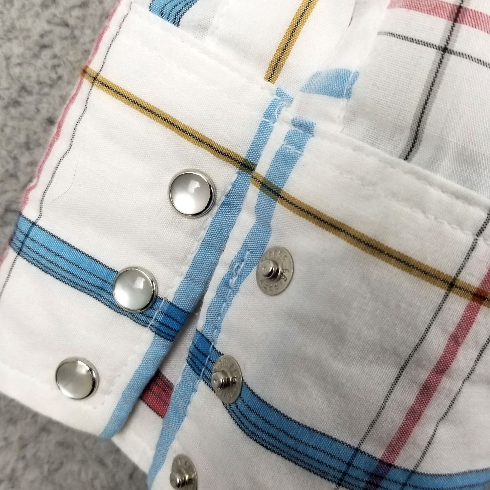 Wrangler VINTAGE Wrangler Shirt Women XL Pearl Snap Western Cowgirl White Plaid 21X27 Size XL / US 12-14 / IT 48-50 - 7 Thumbnail
