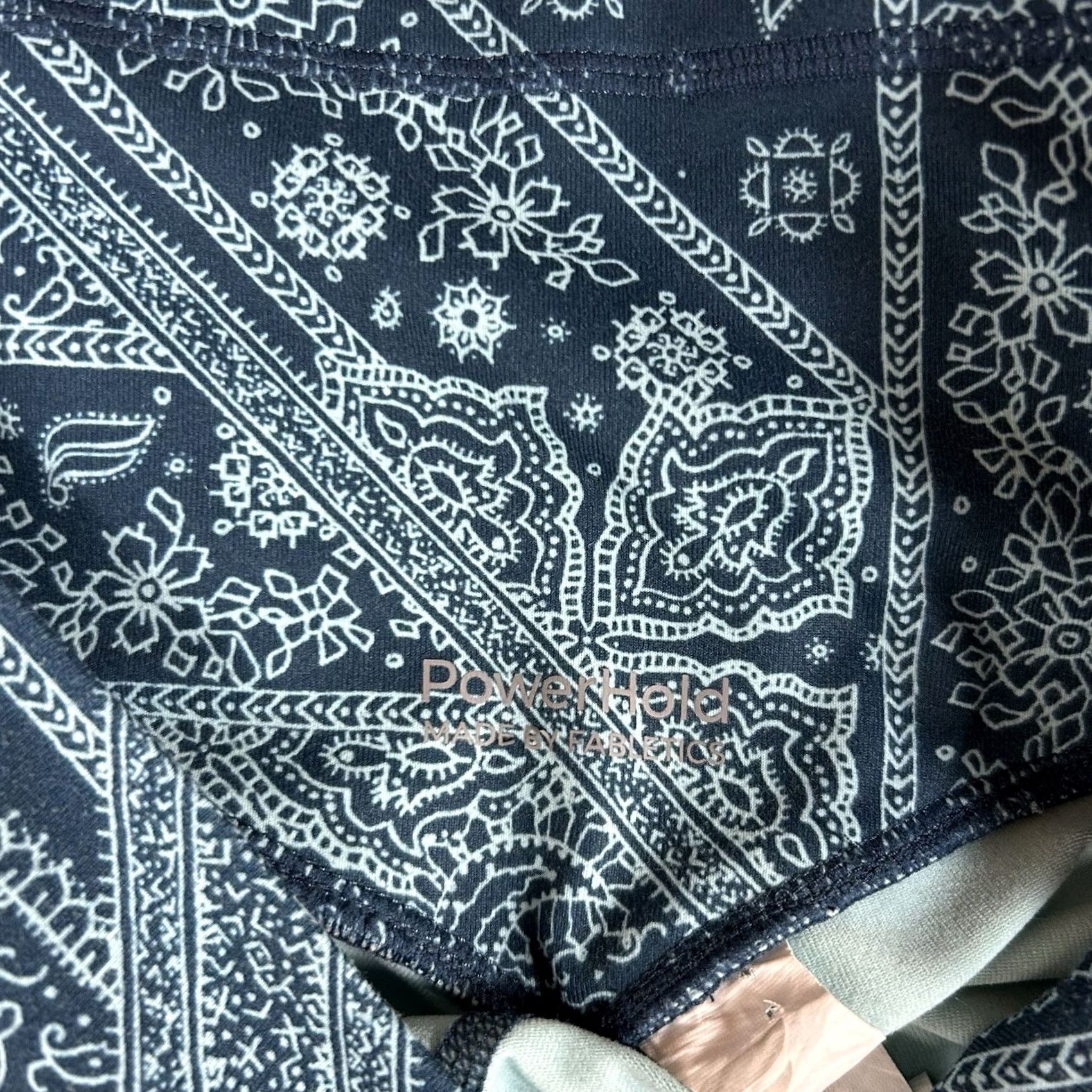 Fabletics Fabletics Leggings Womens S Blue Geometric Abstract Pull-On Yoga High Waist Powerhold Slim Inked Inseam 25.5 in Size 28" / US 6 / IT 42 - 2 Thumbnail