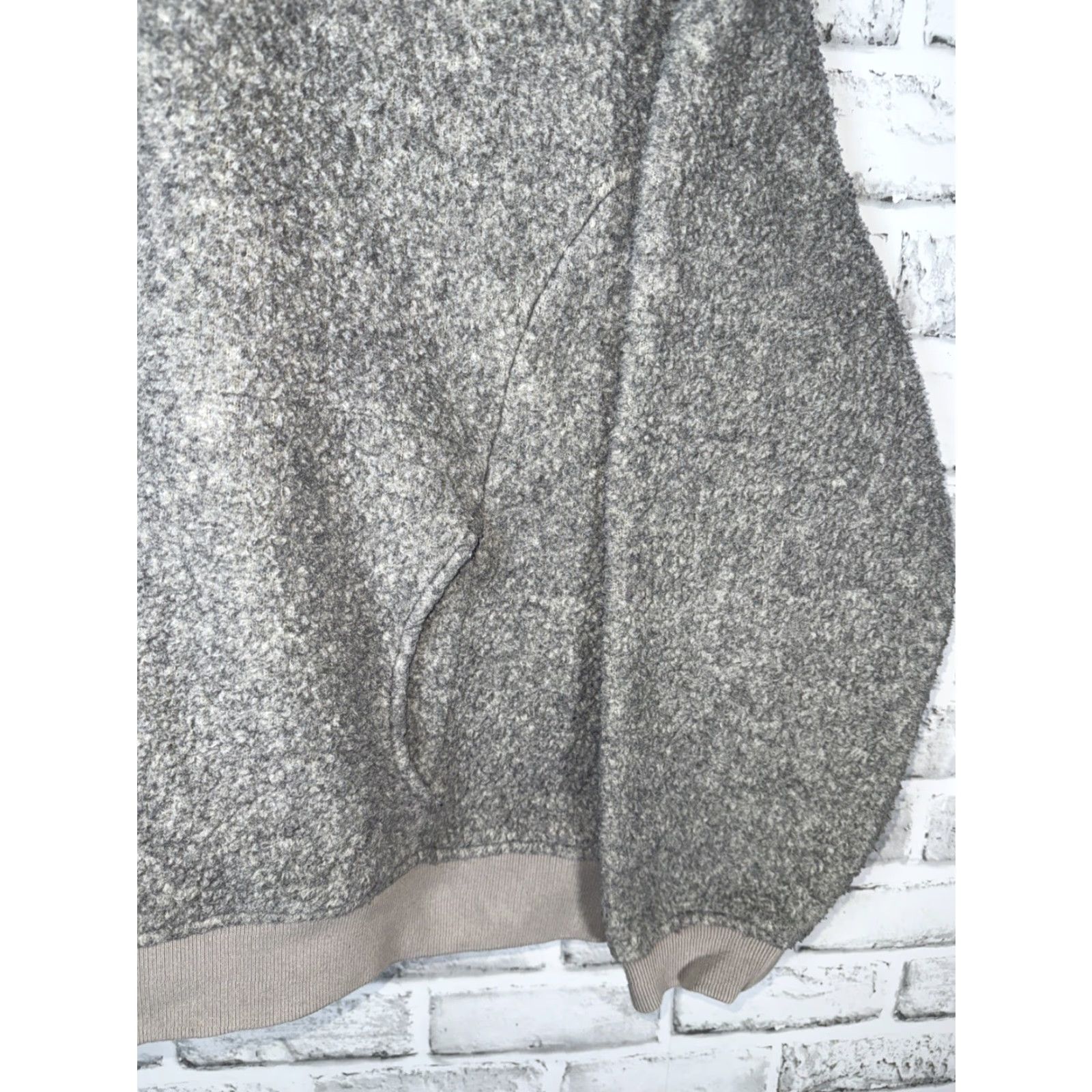 Madewell MADewell Gray Heavy Pile Fleece Pullover with Pouch Sweater Womens M Regular Size Gray, Fleece, Pullover, 90s-inspired? (no, avoid inaccurate) Size M / US 6-8 / IT 42-44 - 4 Thumbnail
