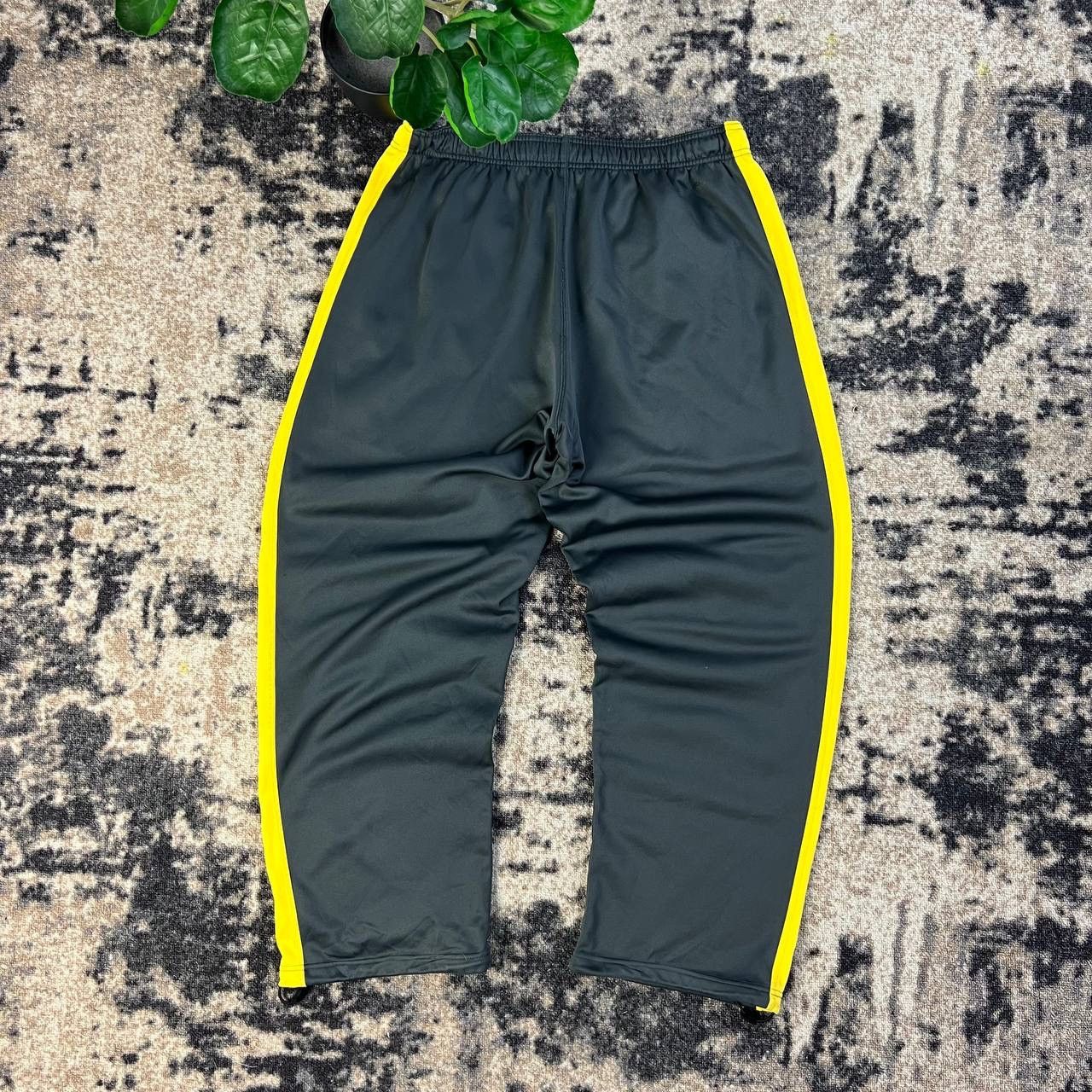 Nike Nike Livestrong Big Logo Vintage Y2K Baggy Track Pants Size US 36 / EU 52 - 2 Thumbnail