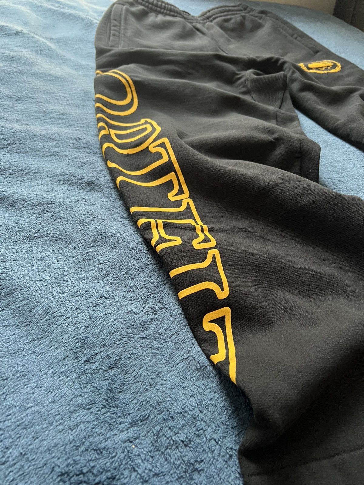 Corteiz Cortiez Honey Black Yellow Sweats Size Small NYC Exclusive Size US 30 / EU 46 - 2 Thumbnail