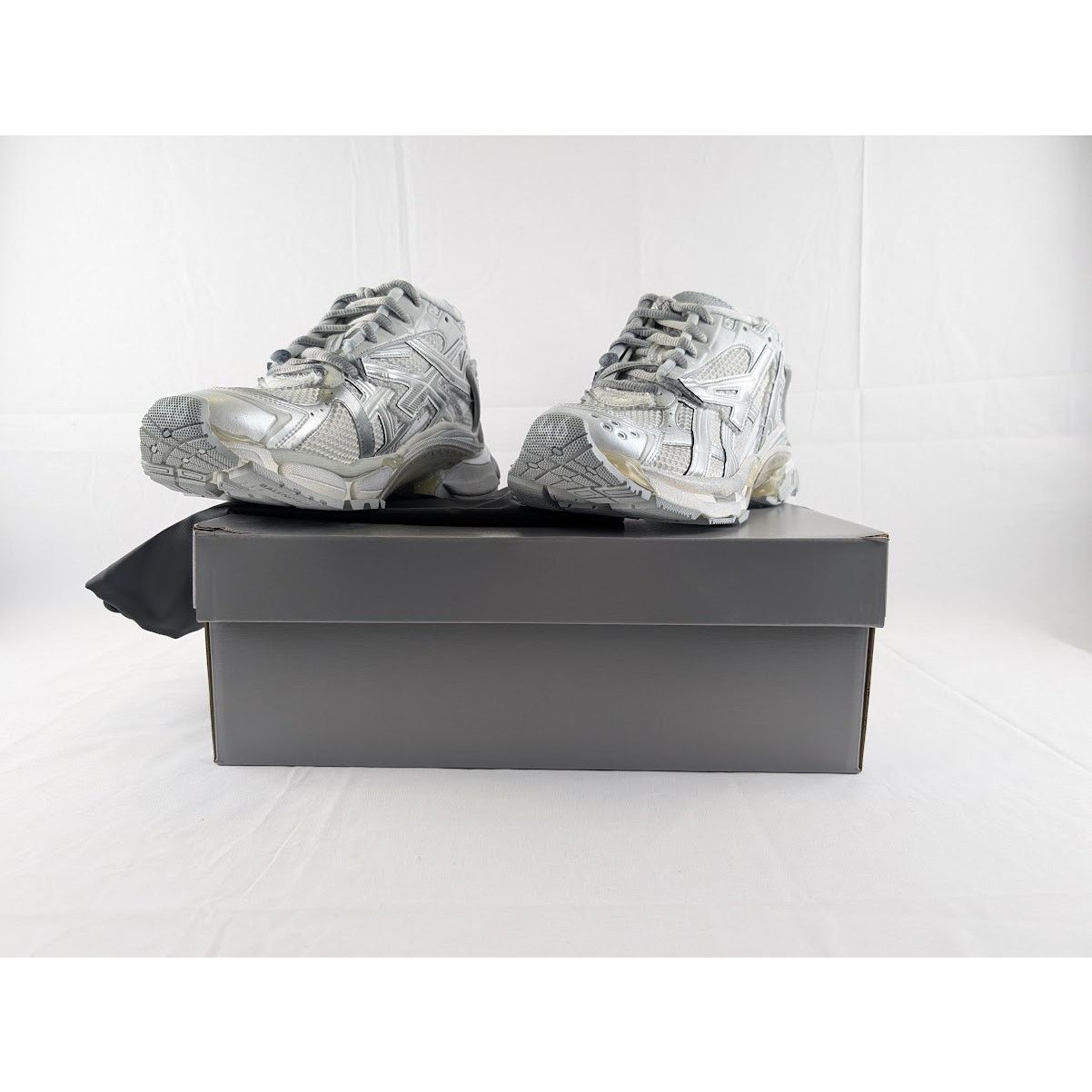 Balenciaga o1rshd1 Upper Mesh Rubber Metallic Runner in Silver/Grey Size US 13 / EU 46 - 15 Thumbnail