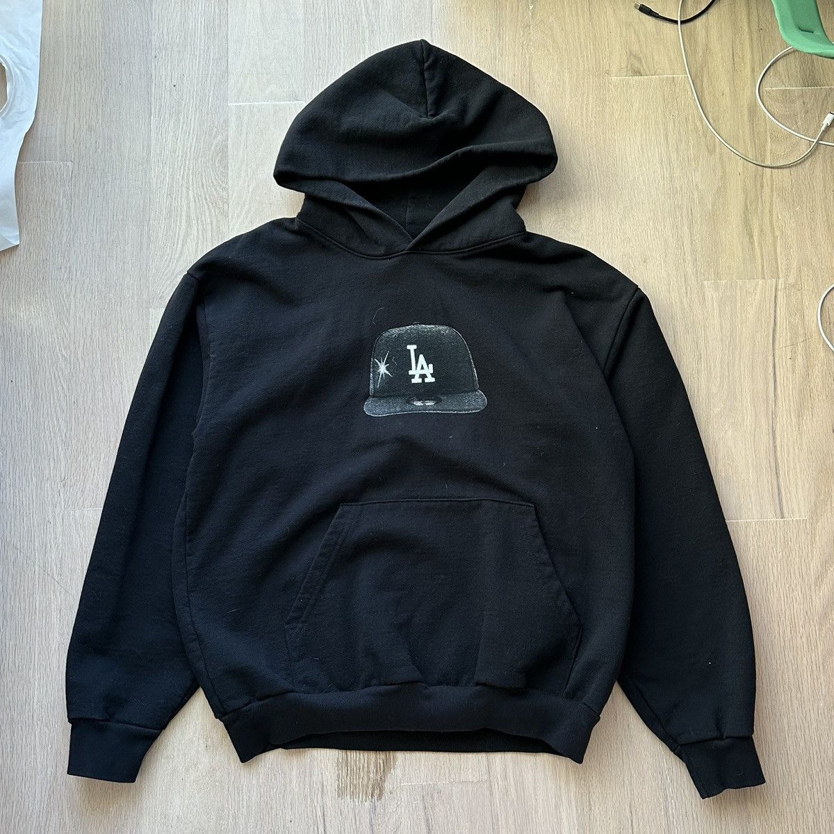 image of 2022 Ay El Ay En Fitted Hat Heavy Hoodie Sweatshirt in Black, Men's (Size Large)