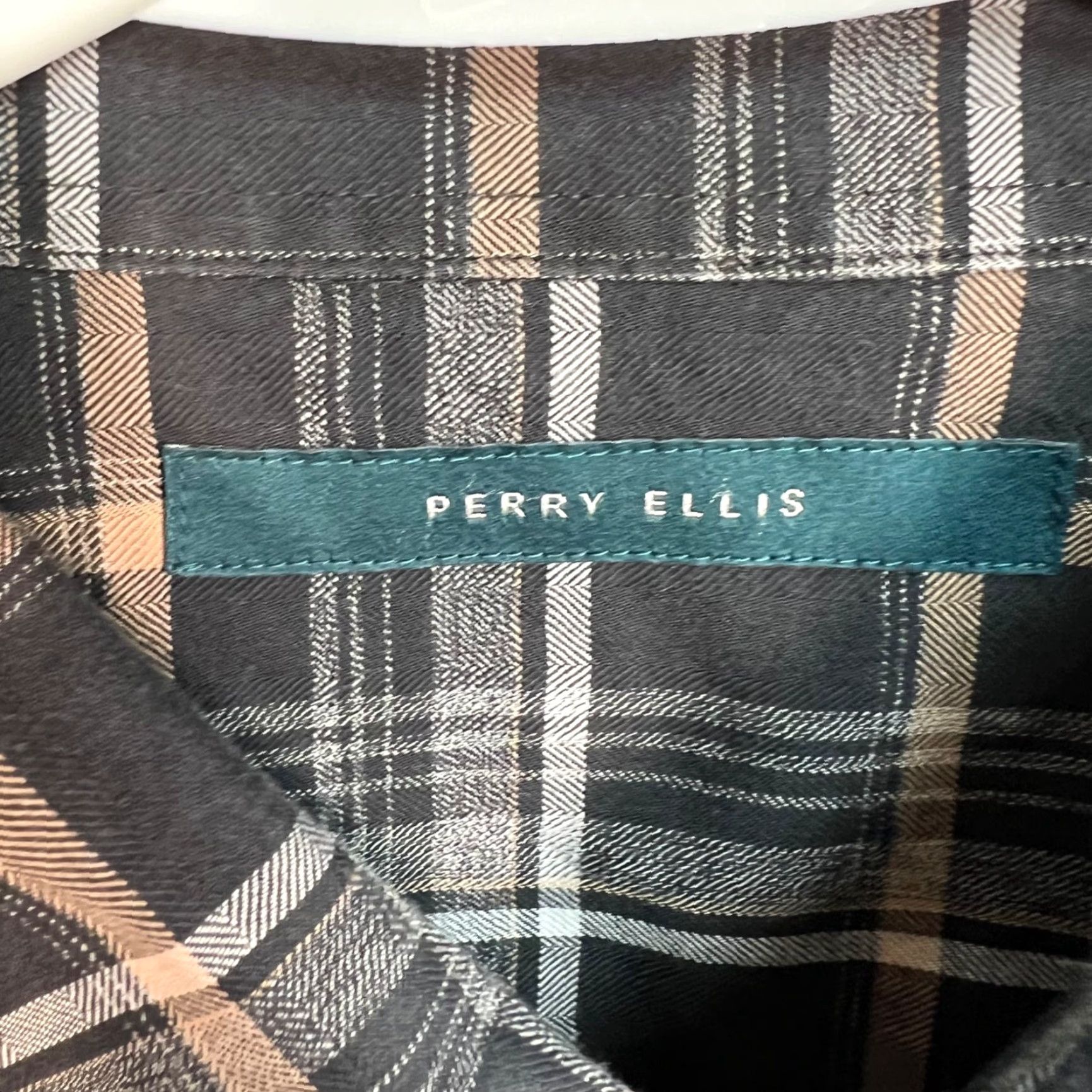Perry Ellis Perry Ellis Mens XL Plaid Long Sleeve Button-Up Shirt 100% Cotton Black & Tan Size US XL / EU 56 / 4 - 3 Thumbnail