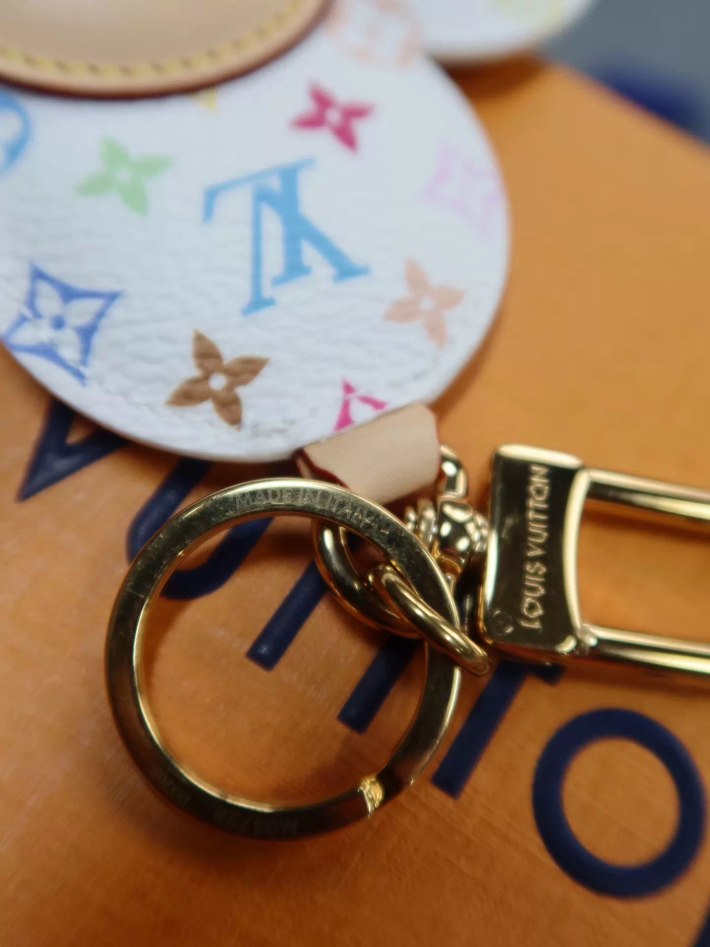 Louis Vuitton LV x Takashi Murakami Vivienne Sunflower White Tricolor Size ONE SIZE - 9 Thumbnail