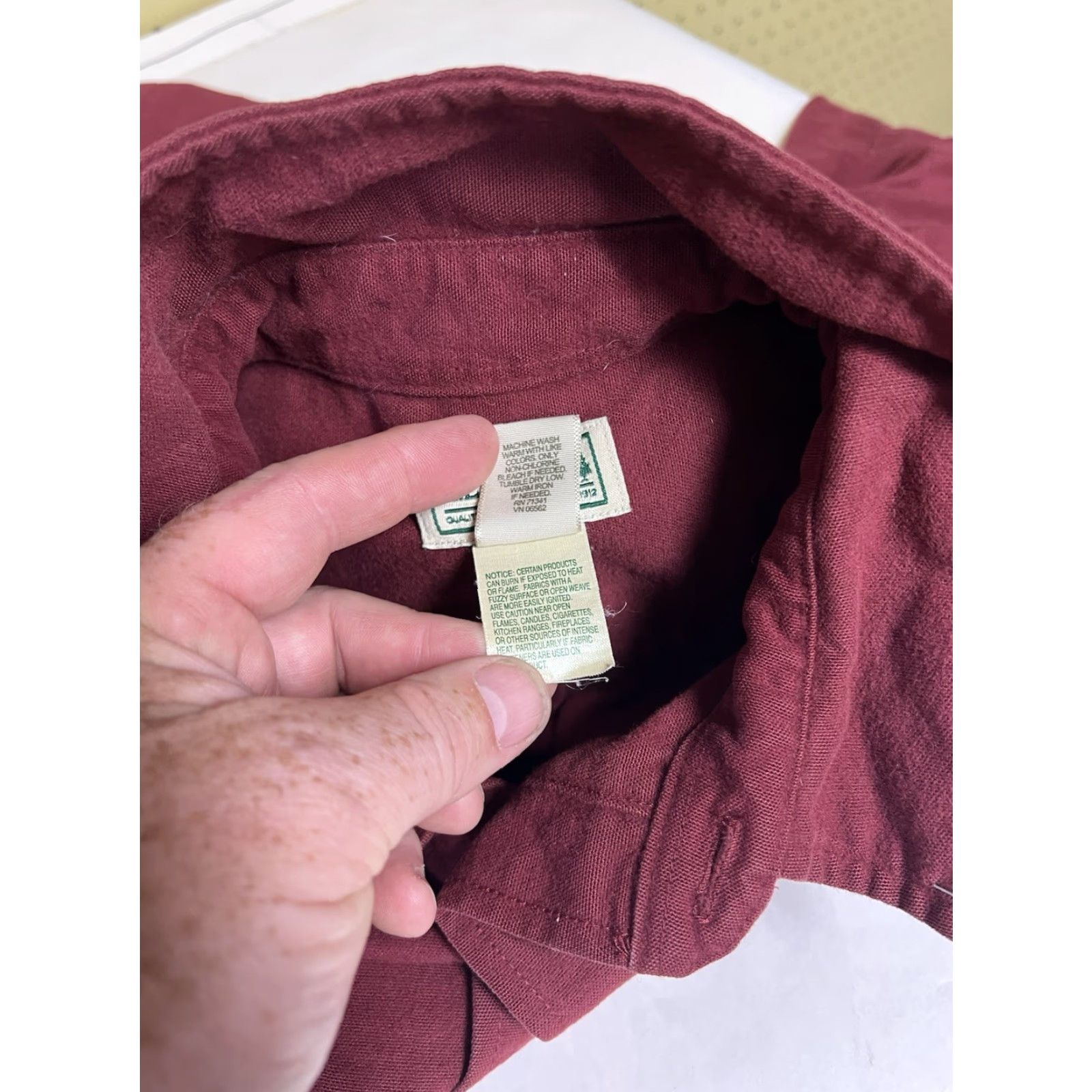 Vintage L.L. Bean Shirt Button-Up Long Sleeve Mens Red Cotton Workwear Casual Brick Sportsman 0 MT03 Regular Size L Size US L / EU 52-54 / 3 - 3 Thumbnail