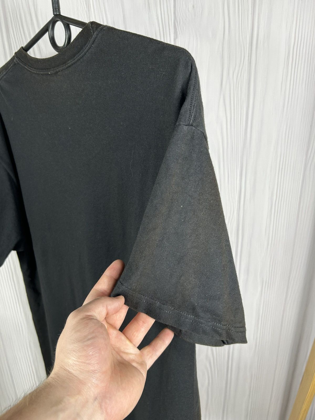 Band Tees Vintage 2004 Guns N Roses Band T-Shirt Size L Faded Size US L / EU 52-54 / 3 - 14 Thumbnail