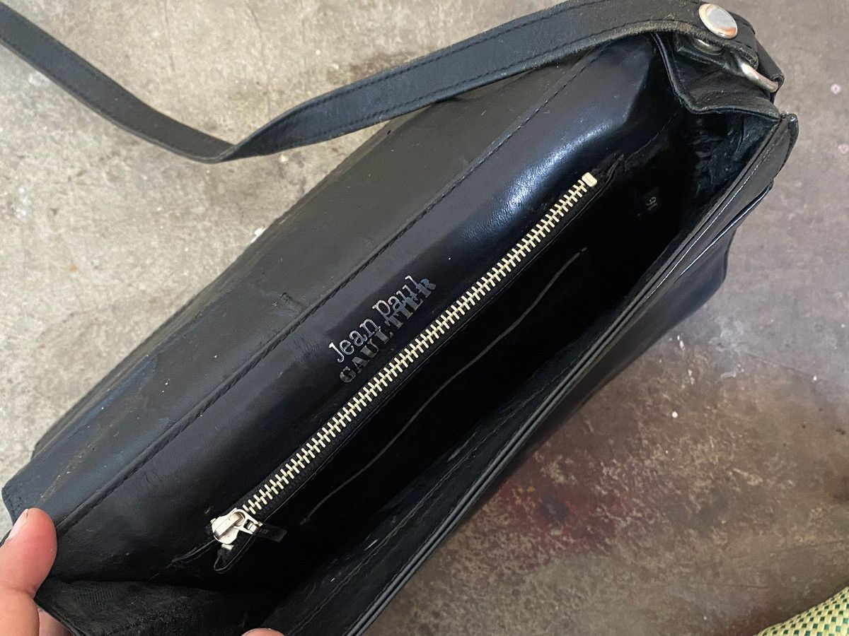Jean Paul Gaultier Jean Paul Gaultier Metal Plate Sling Bag Size ONE SIZE - 3 Thumbnail