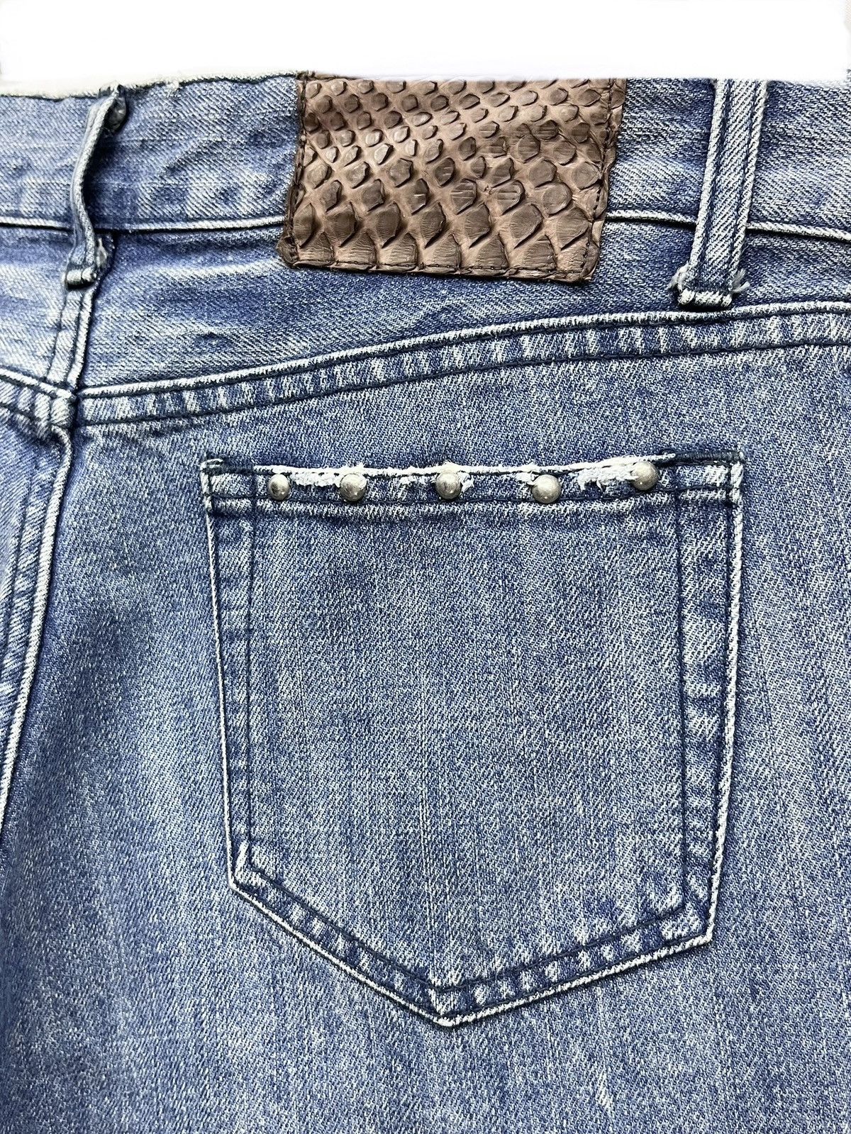 5351 POUR LES HOMMES 🔥Vtg 5351 HOMMES Distressed Frayed Spliced Studded Flare💥 Size US 31 - 17 Thumbnail