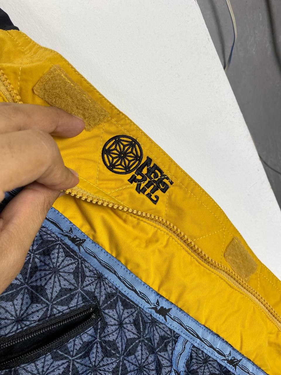 Japanese Brand negril japanese brand snowboarding jacket nice design Size US L / EU 52-54 / 3 - 10 Thumbnail