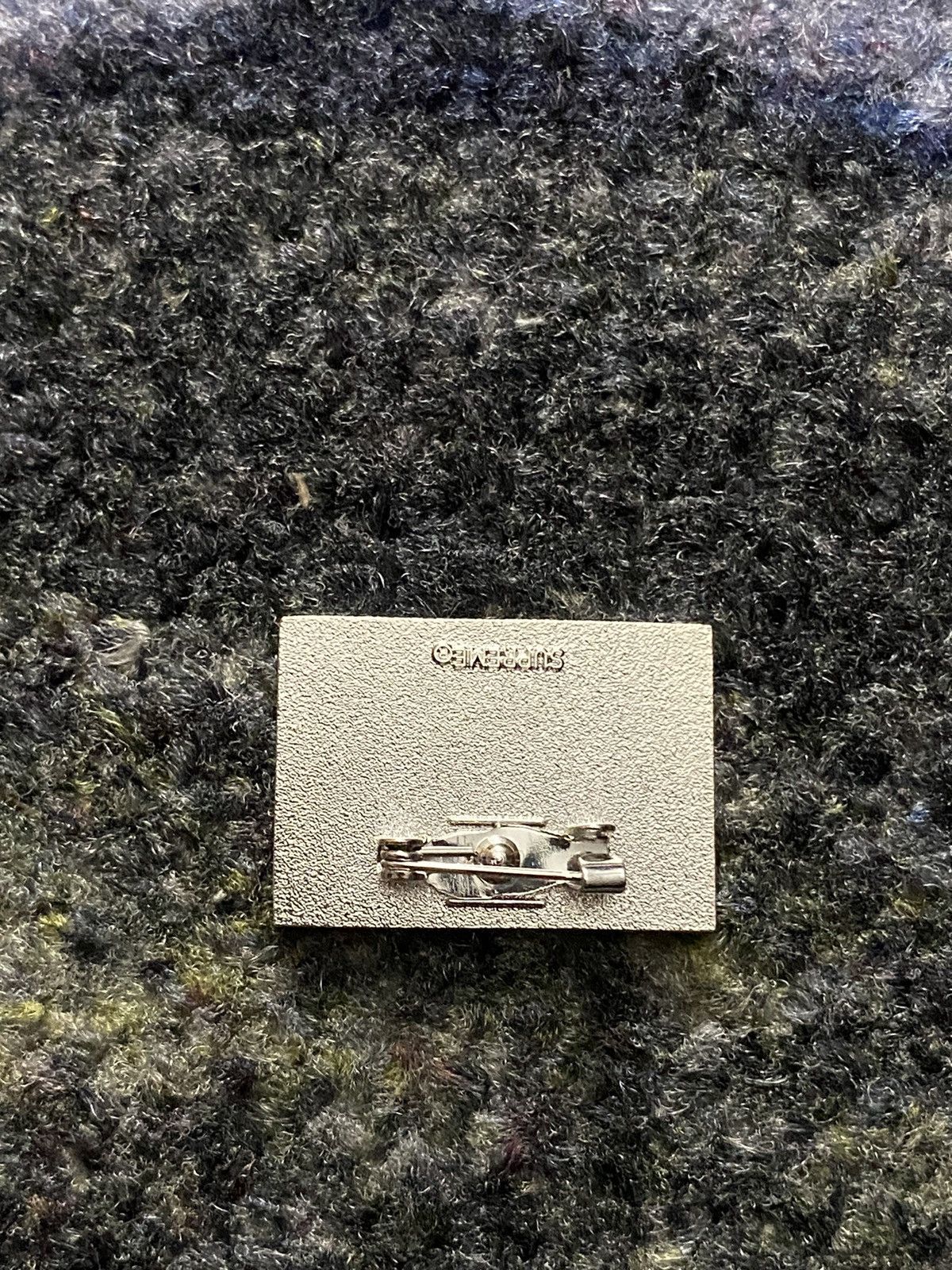 Supreme Supreme RIP Pin Size ONE SIZE - 3 Thumbnail