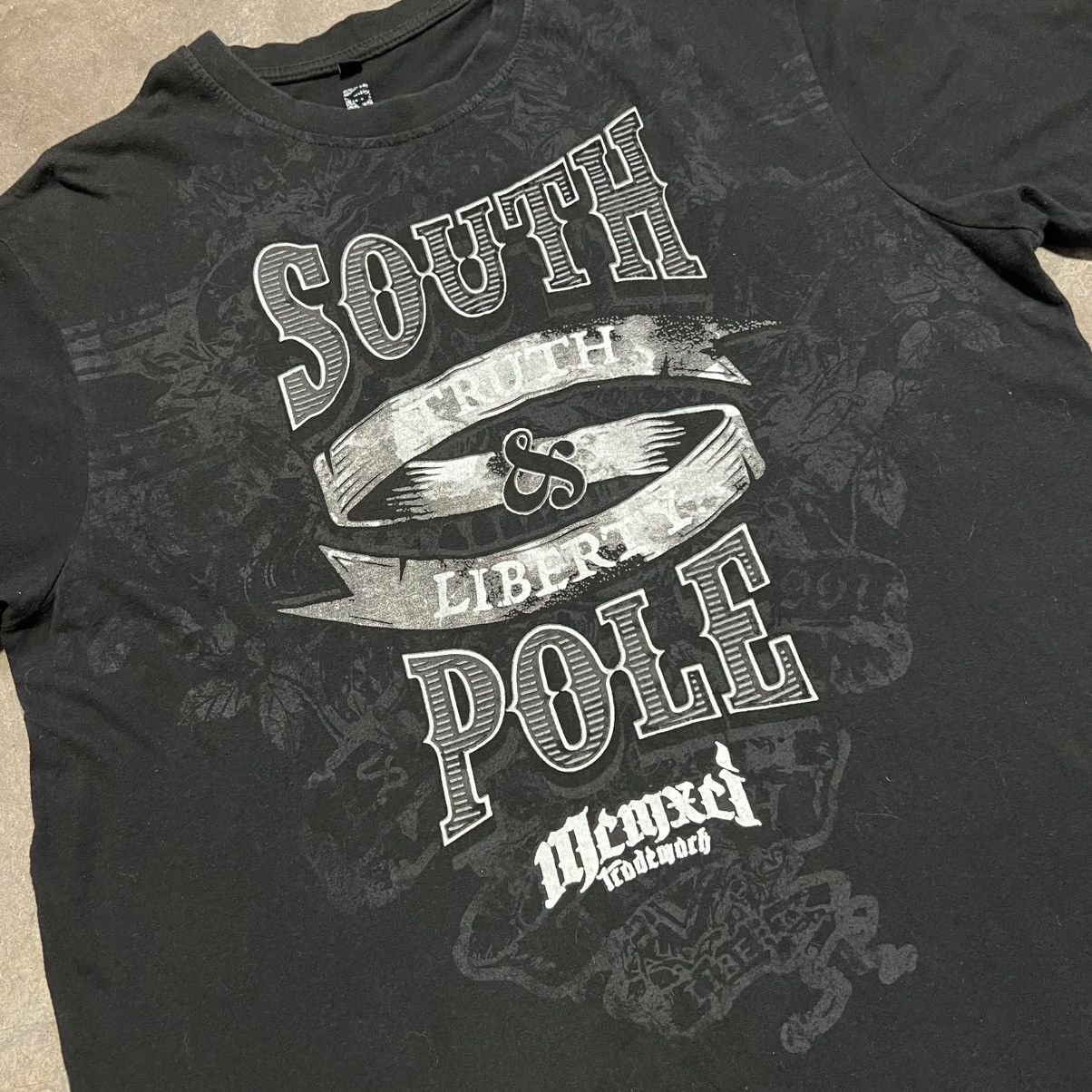 Southpole × Vintage Vintage Y2K SouthPole Graphic T shirt Logo Tribal Grunge Size US L / EU 52-54 / 3 - 4 Thumbnail