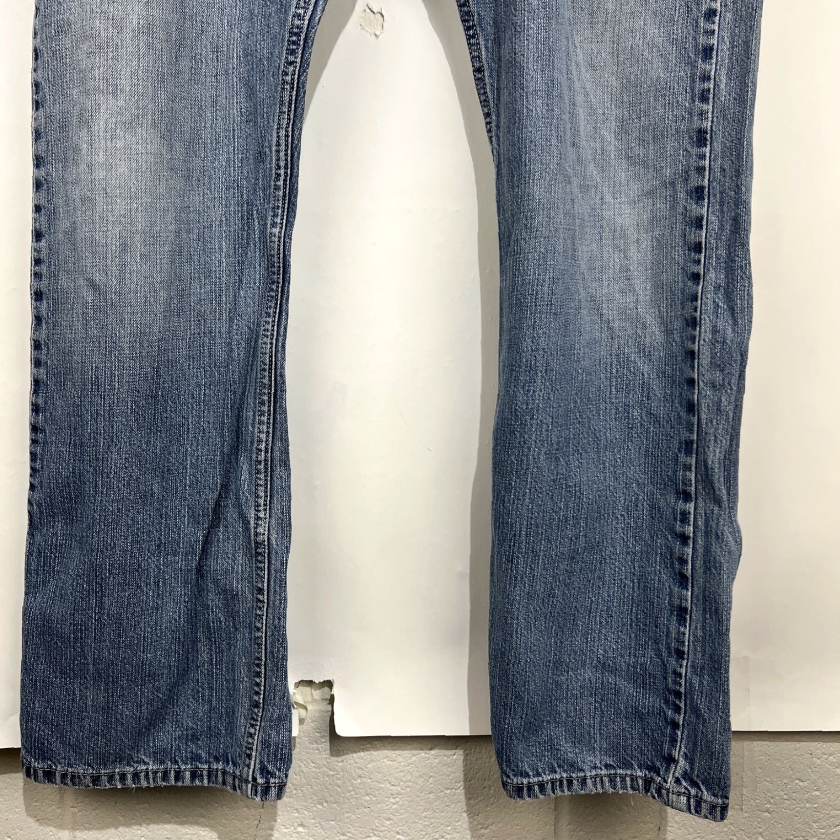 Levi's Levi's 514 Jeans Men 36 Slim Straight Light Blue Denim 5-Pocket Zip Mid Rise Cotton Pants 30 Inseam 36x30 Regular Denim Value Shirt Size US 36 / EU 52 - 3 Thumbnail