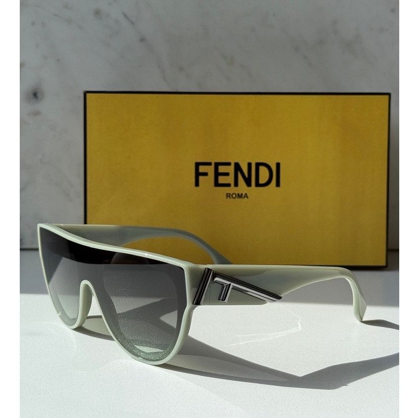 Fendi NEW Fendi FE40150I Way Green Flat Top Sunglasses Size ONE SIZE - 1 Thumbnail