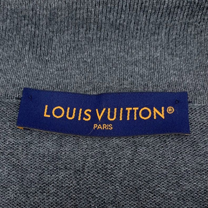 Louis Vuitton Louis Vuitton size 5l 24 dark grey pocket logo embossed cot Size US M / EU 48-50 / 2 - 5 Thumbnail