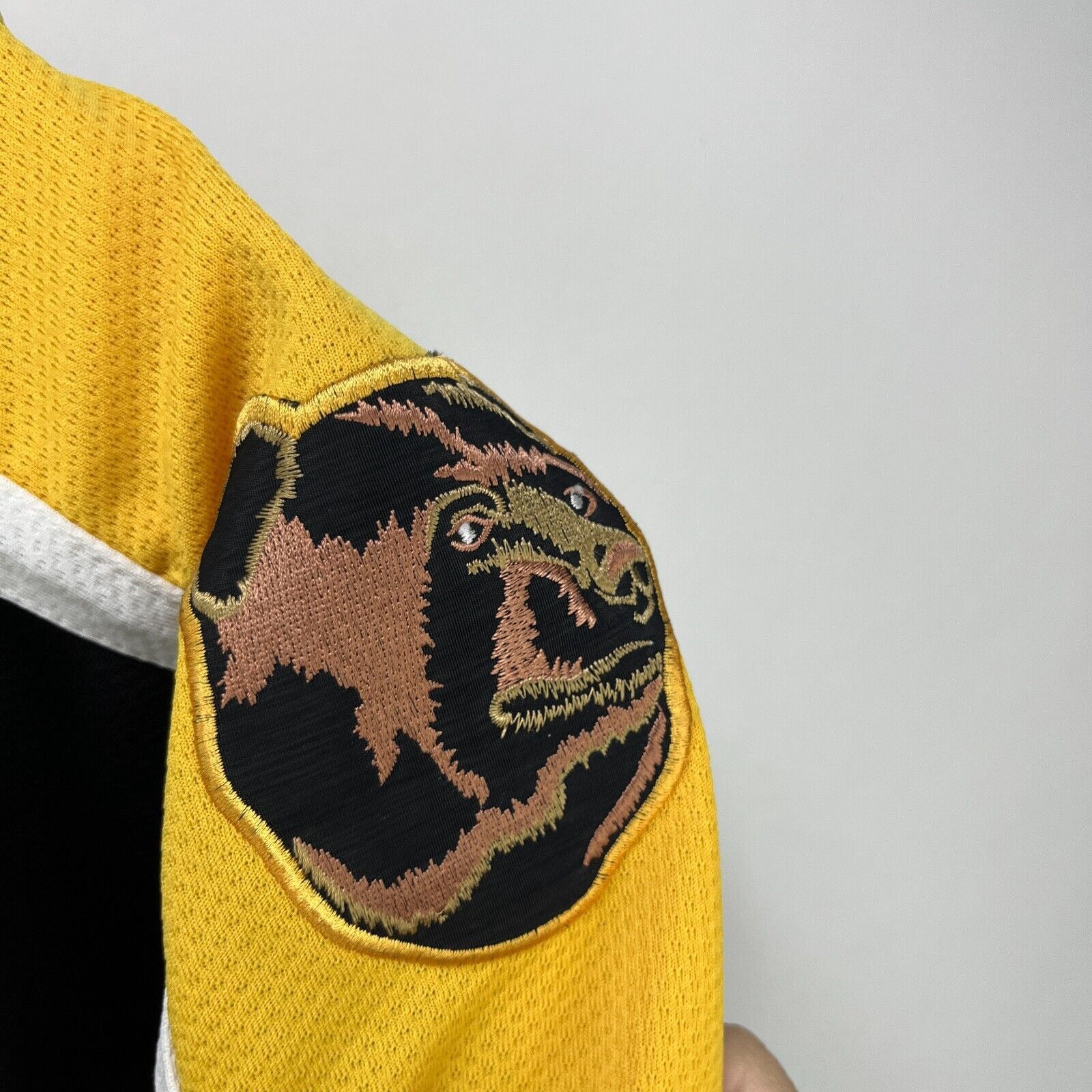 Starter × Vintage Vintage 90s Starter Boston Bruins Jersey Hockey Medium NHL Size US M / EU 48-50 / 2 - 5 Thumbnail