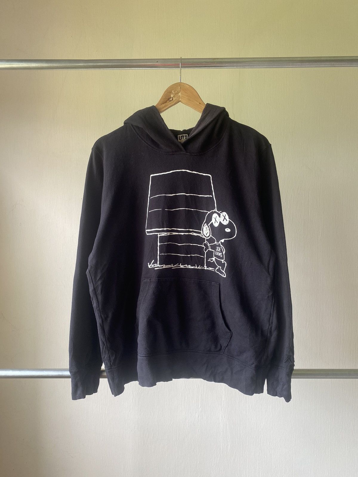 Japanese Brand × Kaws × Peanuts RARE☠️ UNIQLO X KAWS X PEANUTS PULLOVER HOODIE JAPAN Size US L / EU 52-54 / 3 - 1 Thumbnail