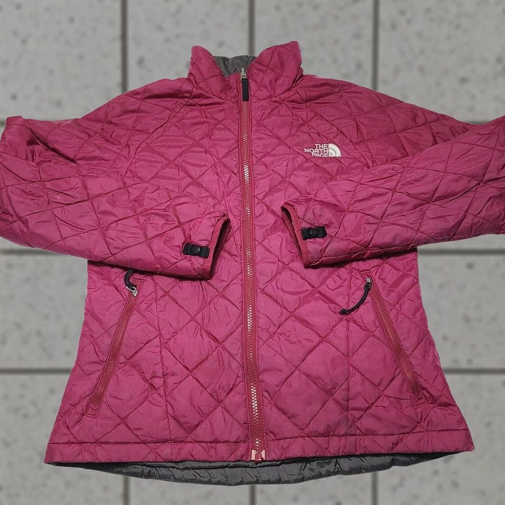 The North Face The North Face Women's Magenta Lightweight Quilted Jacket Size S (Read) Size S / US 4 / IT 40 - 1 Thumbnail