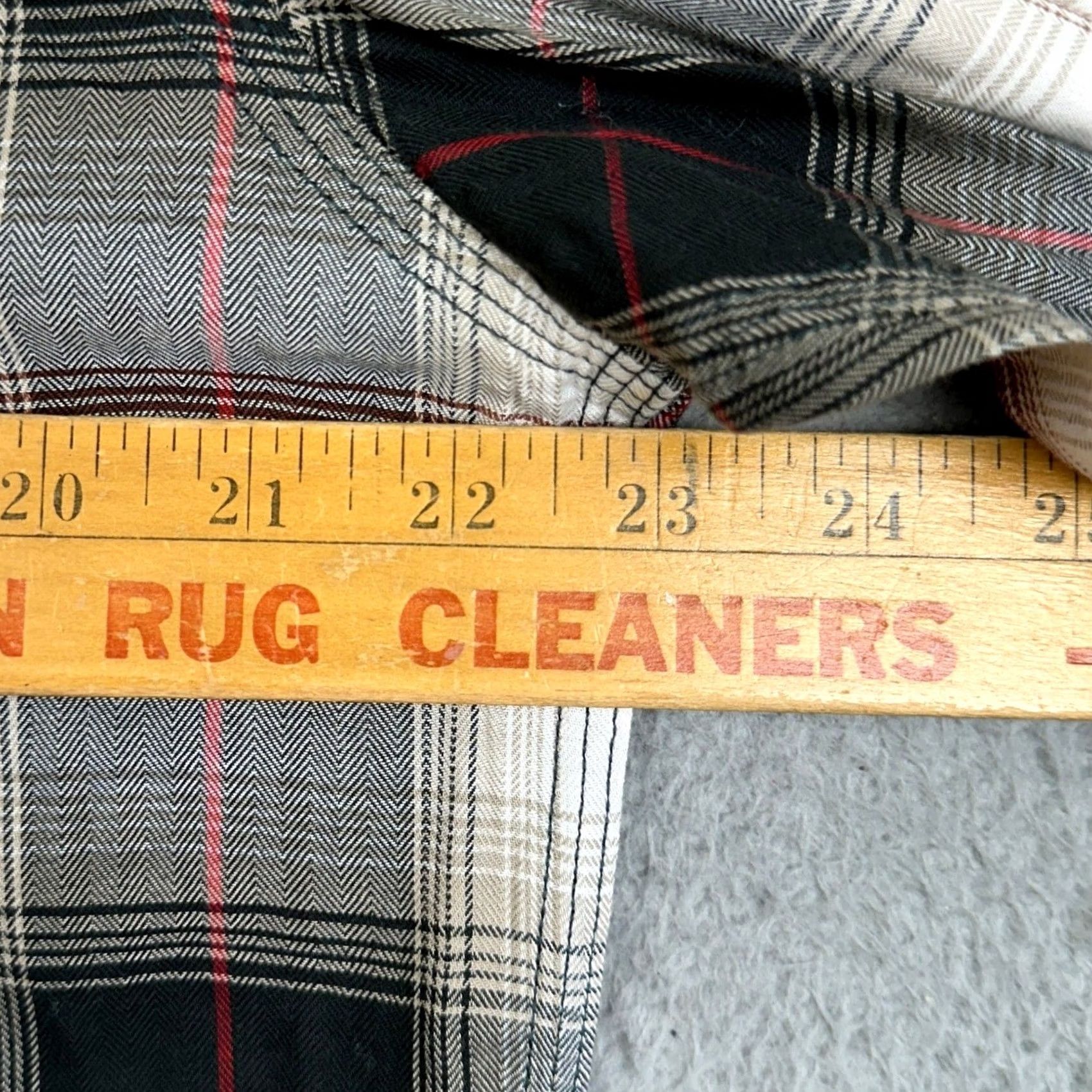 Banana Republic Banana Republic Shirt Mens L Black Red Tailored Slim Fit Plaid Button-Up EUC Size US L / EU 52-54 / 3 - 6 Thumbnail