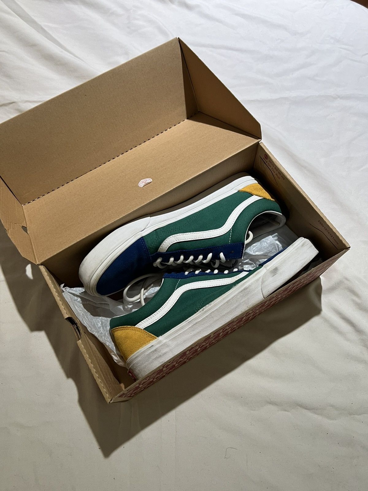 Vans Vans Yacht Club Old Skool Size US 11 / EU 44 - 1 Thumbnail