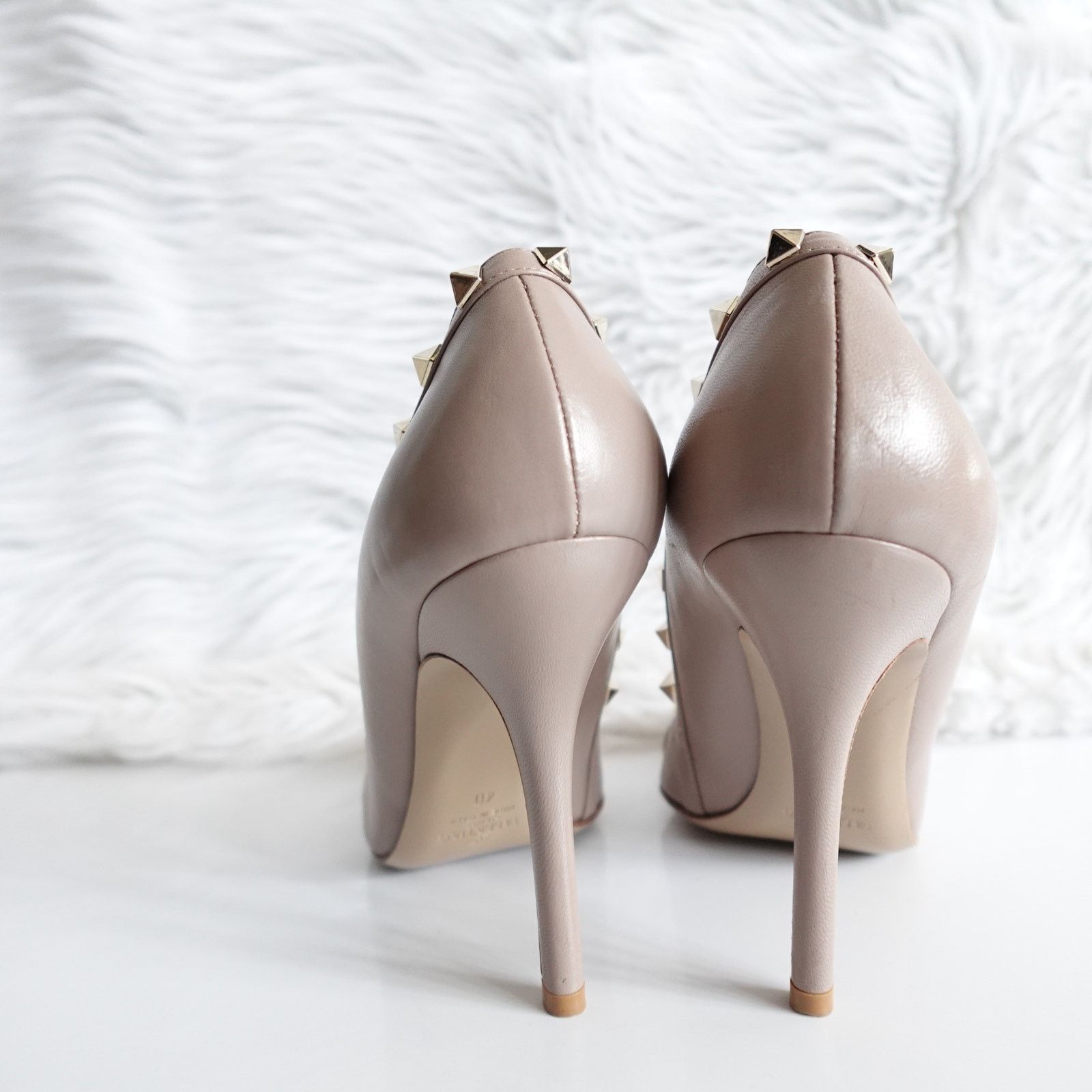 Valentino Valentino Beige Nude Nappa Gold Rockstud Cross Strap Pumps Size US 10 / IT 40 - 10 Thumbnail