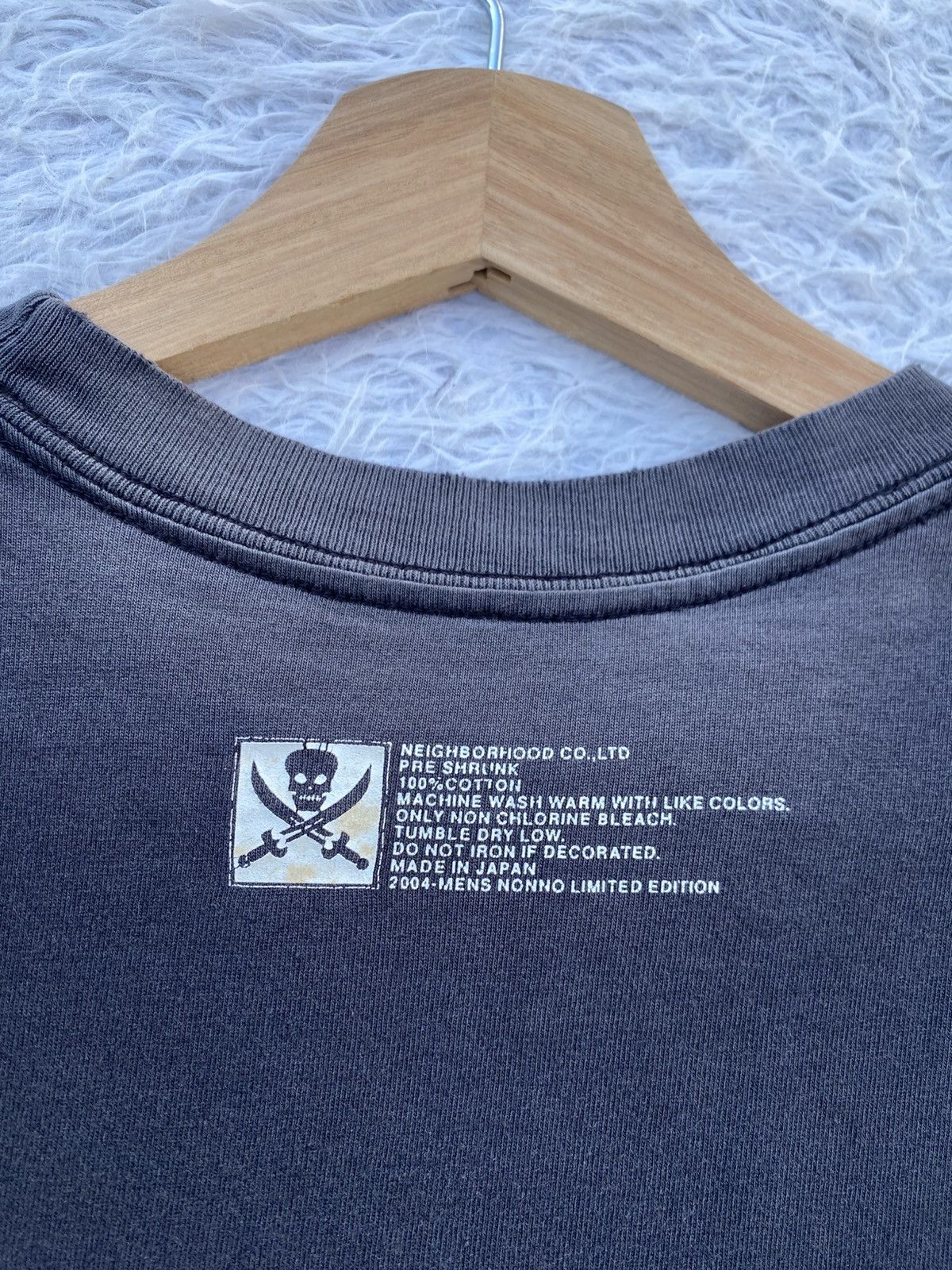 Neighborhood Rare Vintage 2004 Neighborhood "Fight Alone" Tshirt Size US L / EU 52-54 / 3 - 20 Thumbnail