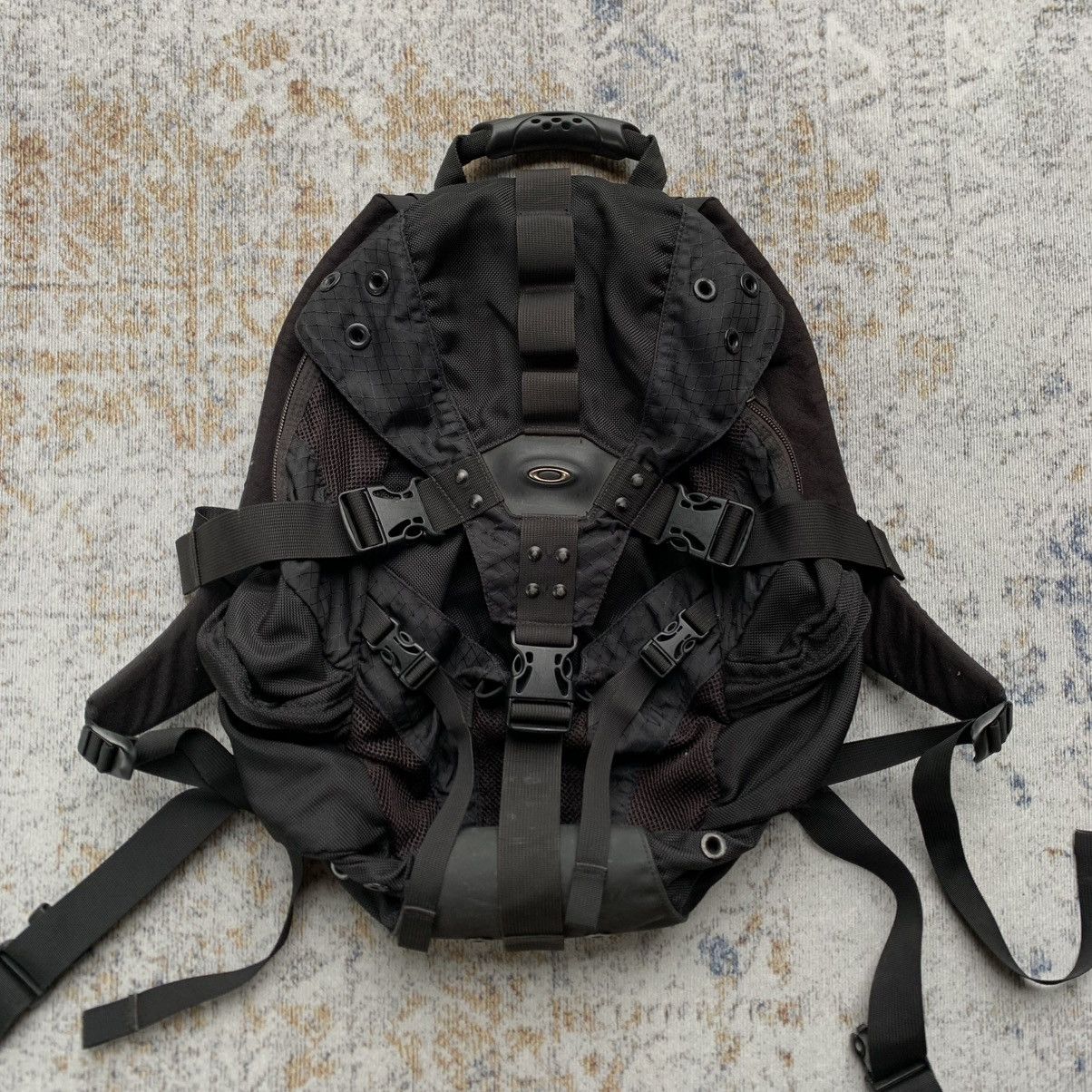 Oakley × Palace Palace x Oakley Icon Backpack Night Clouds | Grailed