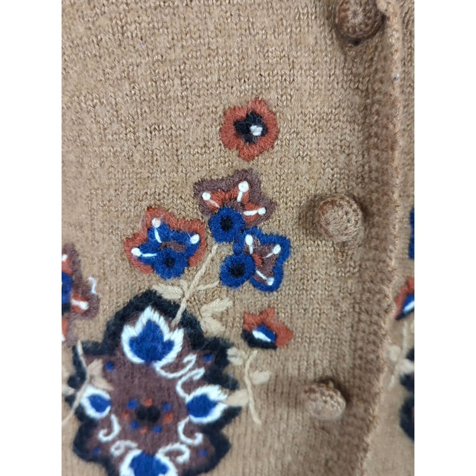 Vintage VINTAGE Koret Embroidered Sweater Vest Womens Lambswool Blend Floral V-Neck Sleeveless Button Knit Brown - Grandma Fairygrunge Style Size M / US 6-8 / IT 42-44 - 4 Thumbnail