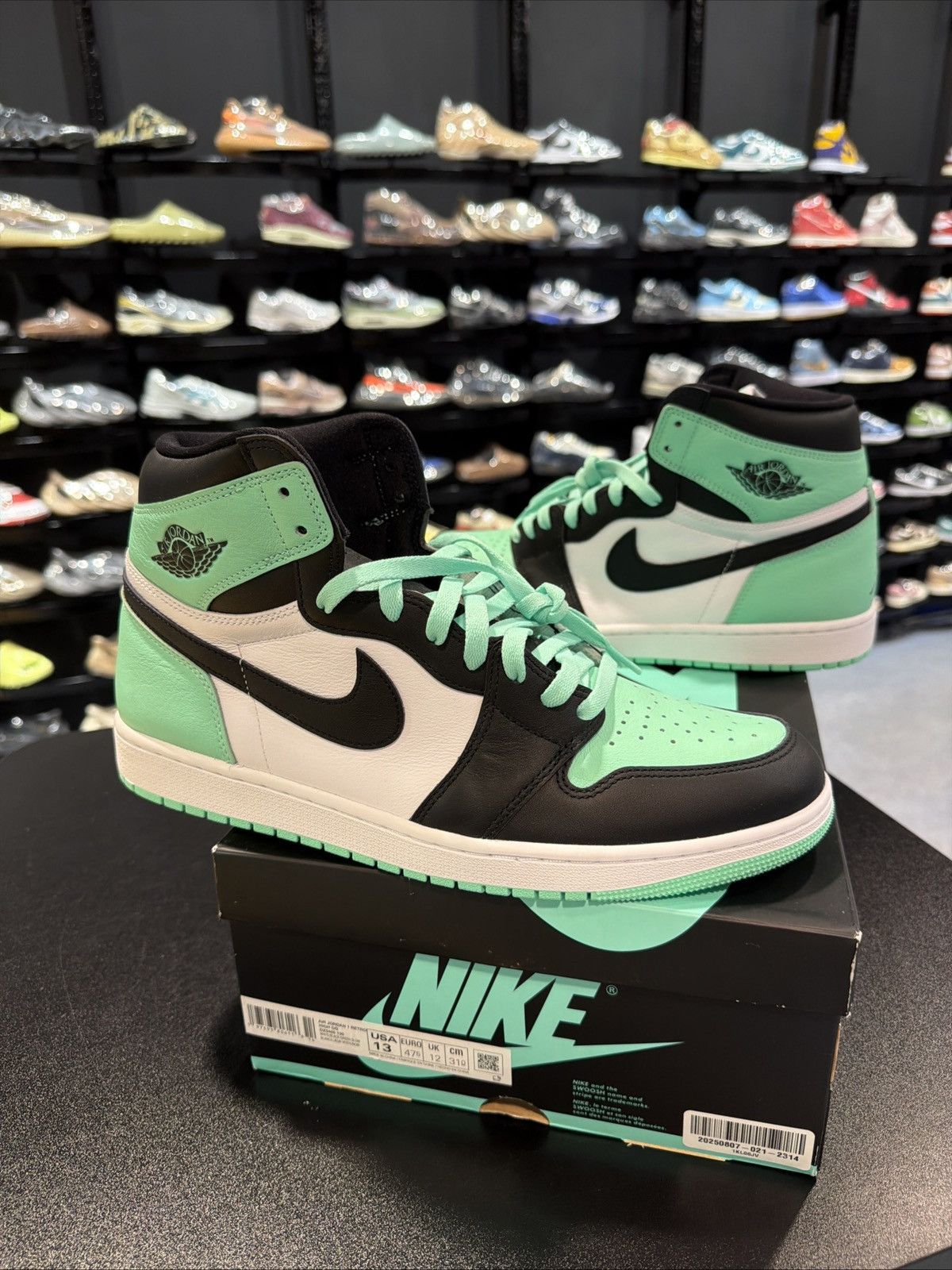 Jordan Brand Jordan 1 high size 13 green glow brand new quick shipp Size US 13 / EU 46 - 5 Thumbnail