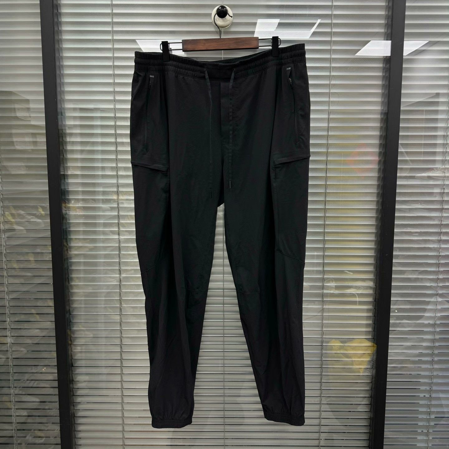 Lululemon Lululemon Black Sweatpants XXL Men Size US 38 / EU 54 - 1 Thumbnail