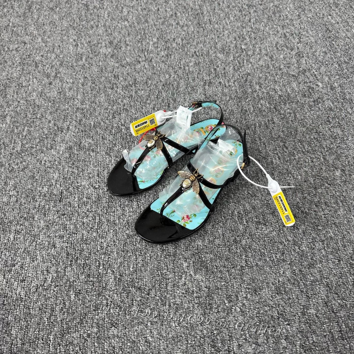 Gucci Gucci Bee Toe Ring Sandals Size US 4.5 / IT 34.5 - 1 Thumbnail