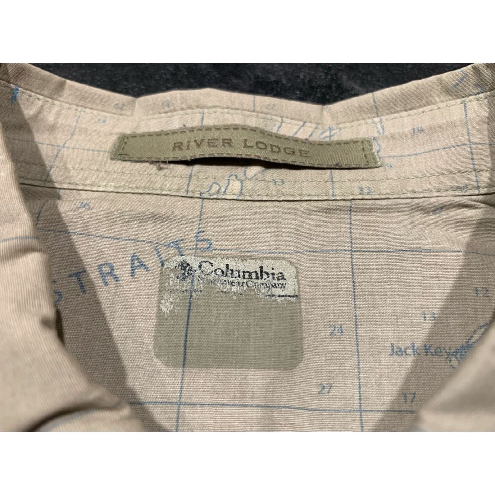 Vintage Columbia River Lodge Shirt Adult Men XL Beige Short Sleeve Button-Down Cotton Classic Outdoor Fish Pattern Size US XL / EU 56 / 4 - 7 Thumbnail