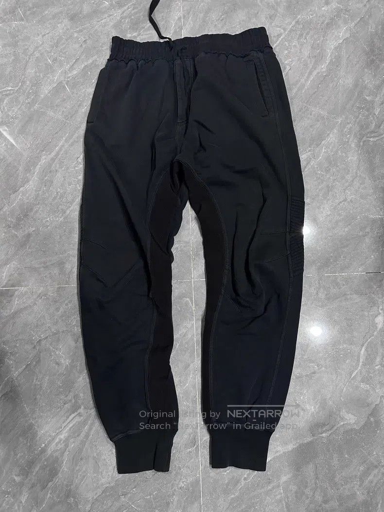 Haider Ackermann Haider Ackermann size L Black Pleated Tapered Pants Size US 26 / EU 42 - 1 Thumbnail