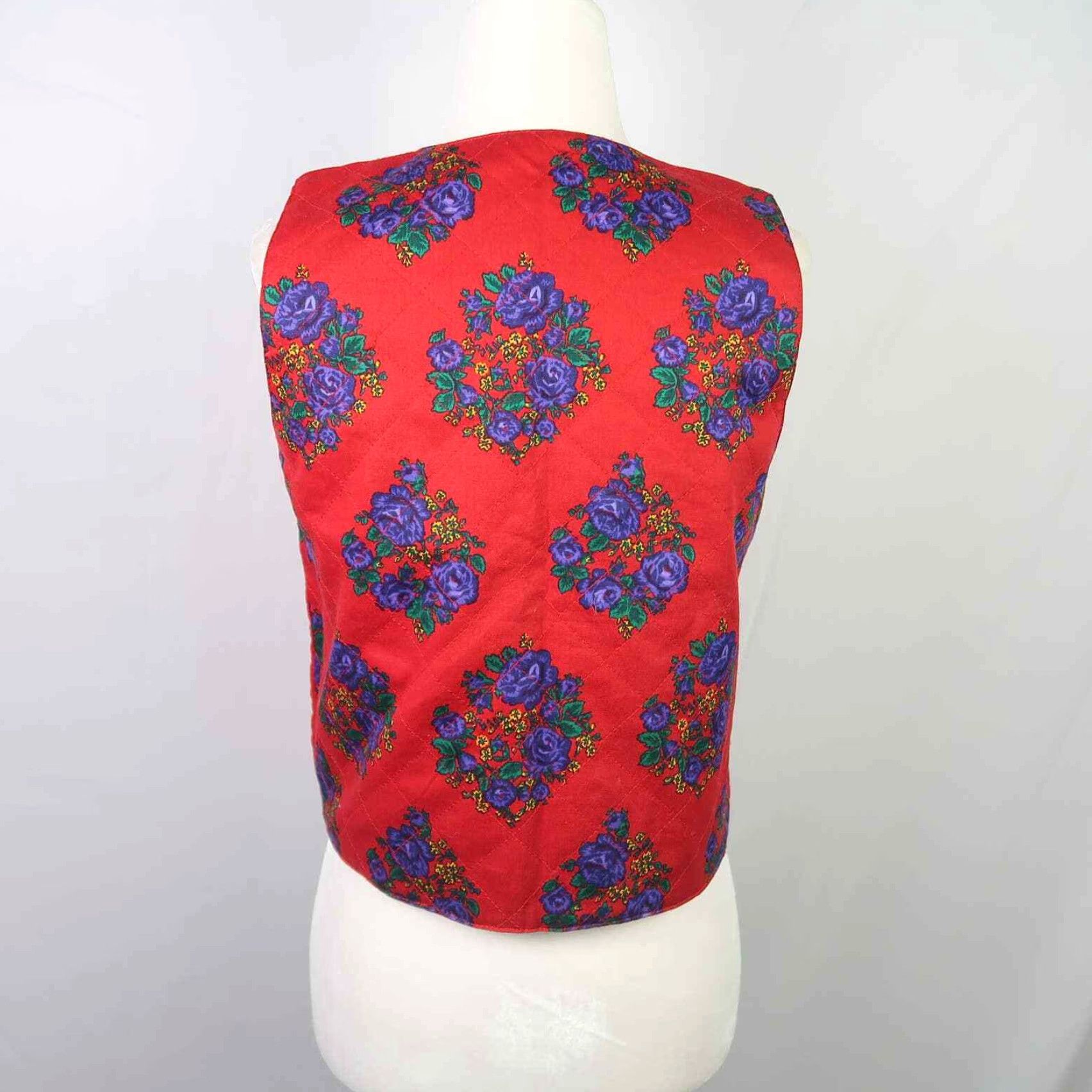 Vintage VINTAGE 90s Floral Print Quilted Reversible Vest, Red/Blue, Cotton, S, Casual, Regular, Button Front, Arts & Crafts, Womens Size S / US 4 / IT 40 - 8 Thumbnail